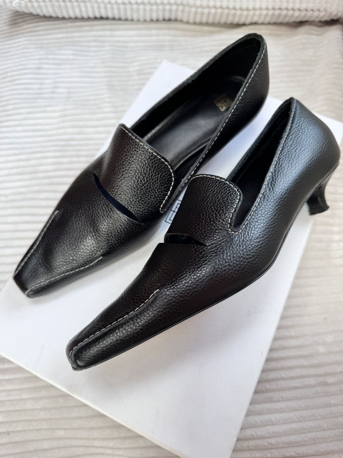 Toteme Toteme Womens Black Cutout Kitten Leather Heel Loafer Shoes Size US 6 / IT 36 - 2 Thumbnail