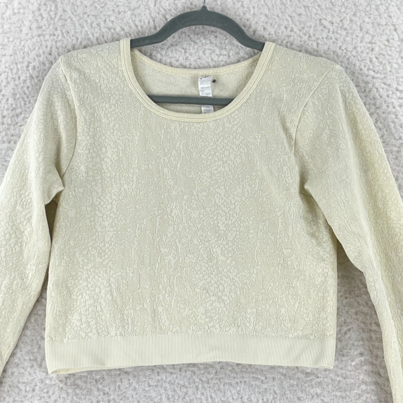 Fabletics Fabletics Shirt Womens XL Ivory Lace Print River Seamless Crop Long Sleeve Size XL / US 12-14 / IT 48-50 - 2 Thumbnail