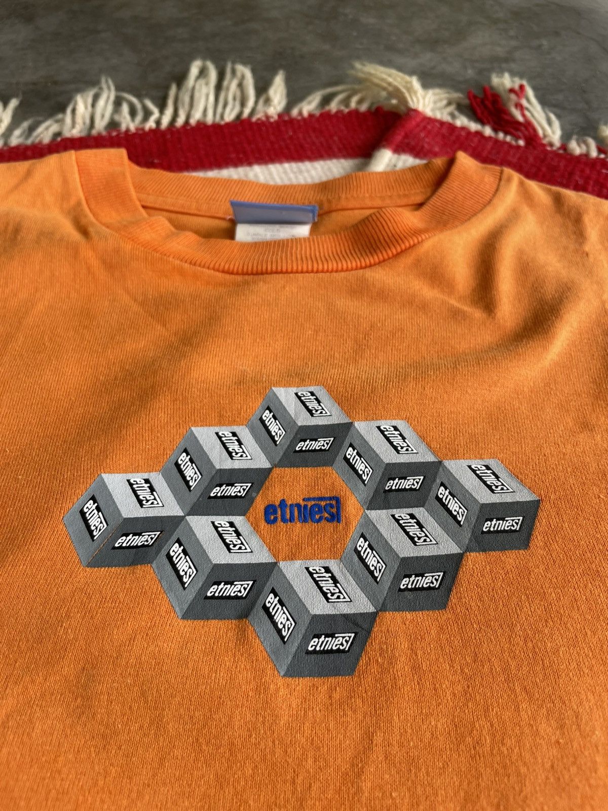Other VTG 00s Etnies Skateboard L/S Size US M / EU 48-50 / 2 - 4 Thumbnail