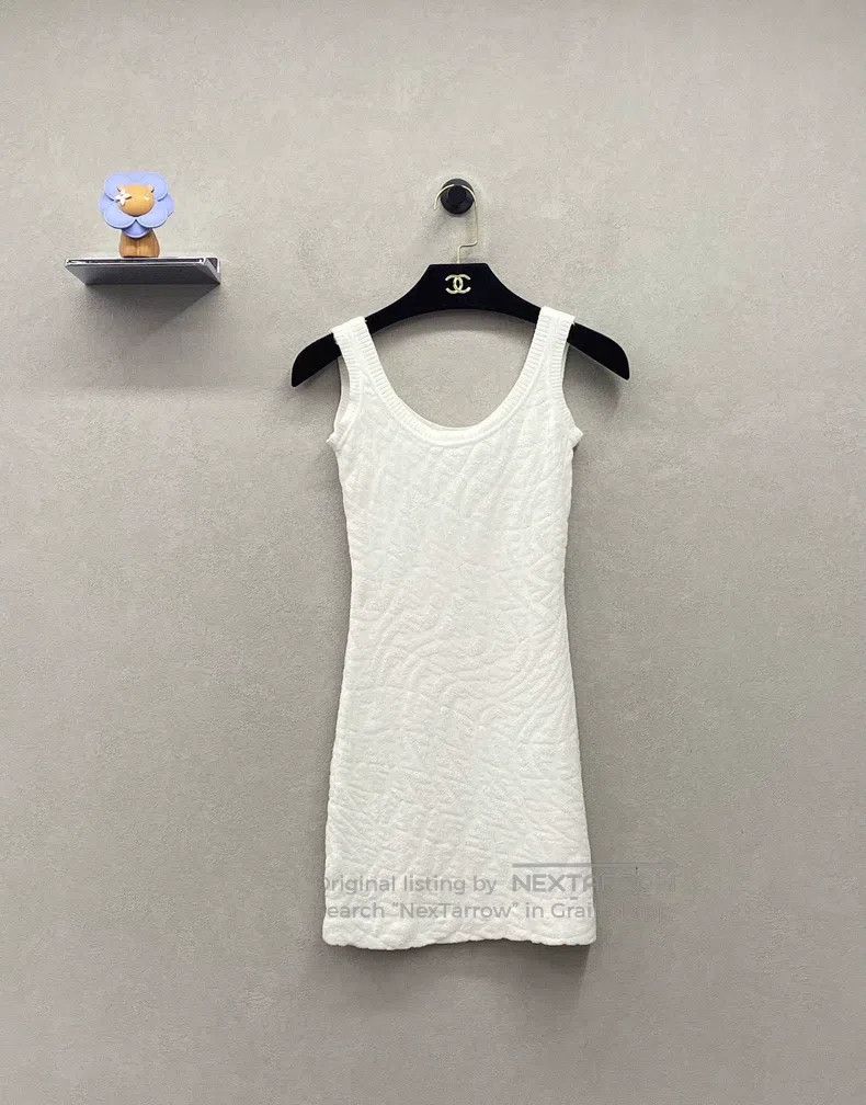 Fendi Fendi Full Logo White Dress, Slim Fit Sleeveless Style Size XS / US 0-2 / IT 36-38 - 1 Thumbnail