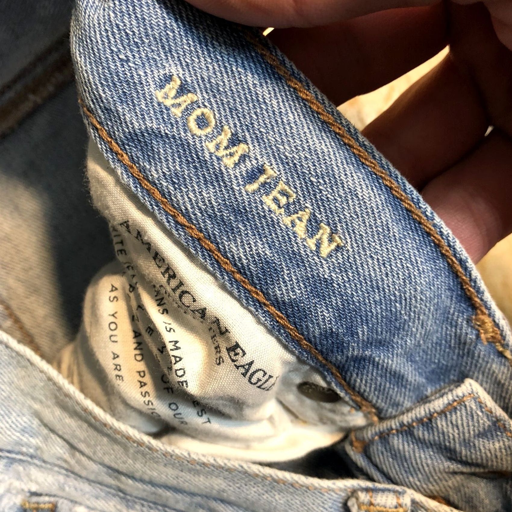 American Eagle Outfitters American Eagle Outfitters Mom Jeans Shirt? No, Jeans. 2 Regular Blue Distressed 90s Grunge 27 Inseam Womens Size 26" / US 2 / IT 38 - 6 Thumbnail