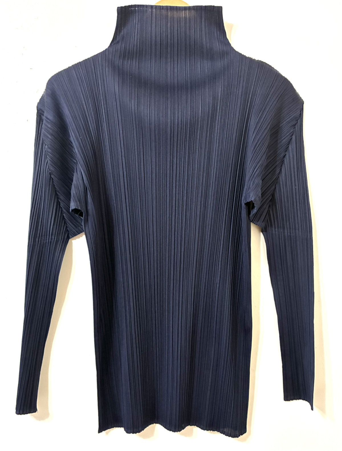 Pleats please