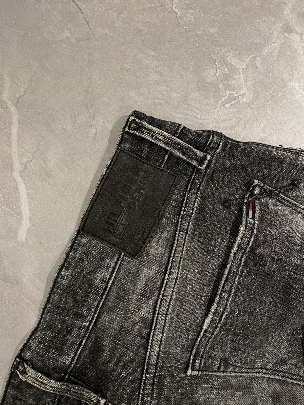 Tommy Hilfiger Tommy Hilfiger Distressed Wash Slim Fit 90s Size US 34 / EU 50 - 10 Thumbnail