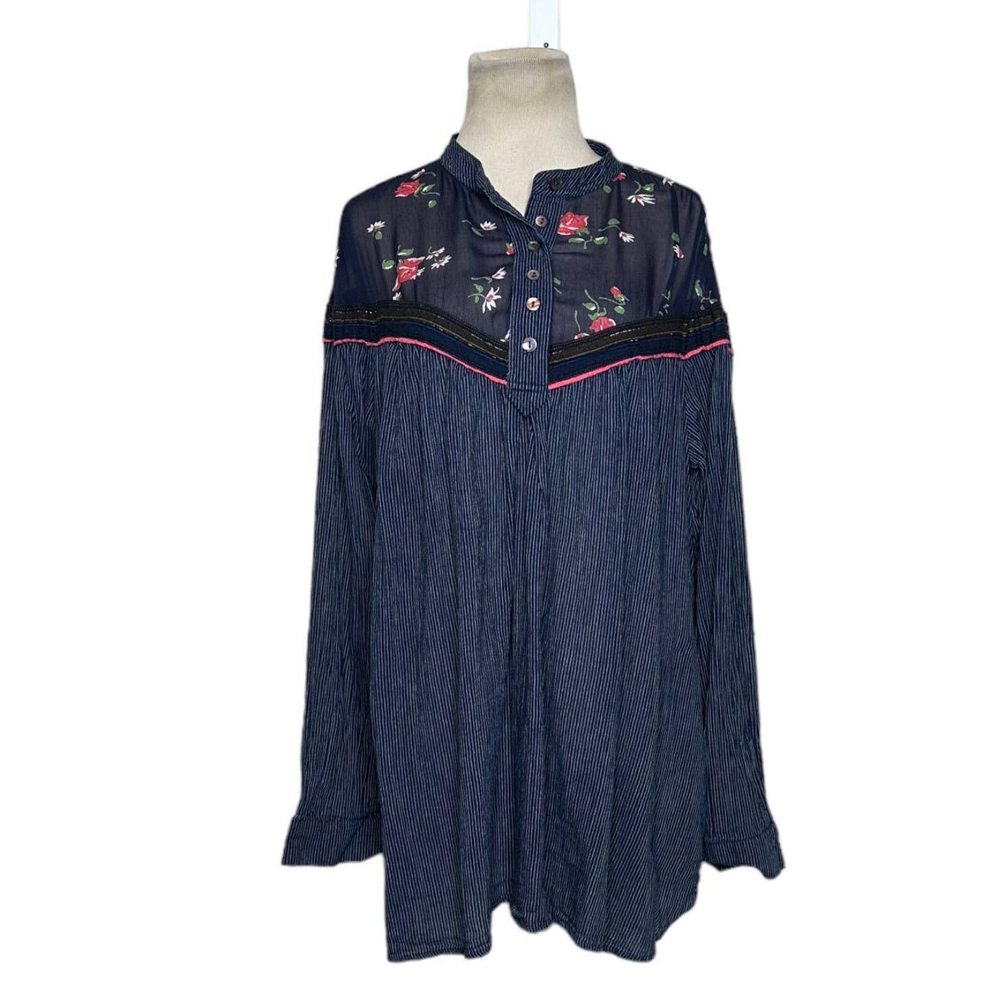 Free People Free People Blue Hearts and Colors Tunic Blouse size M Size M / US 6-8 / IT 42-44 - 1 Thumbnail