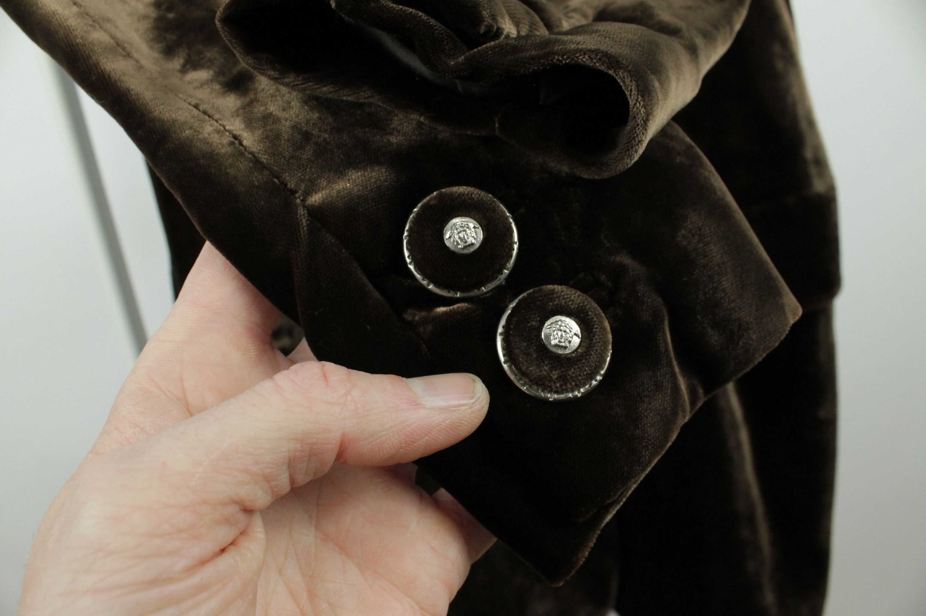 Versace RARE Gianni Versace COUTURE Brown Velvet Long Blazer Jacket Size S / US 4 / IT 40 - 9 Thumbnail