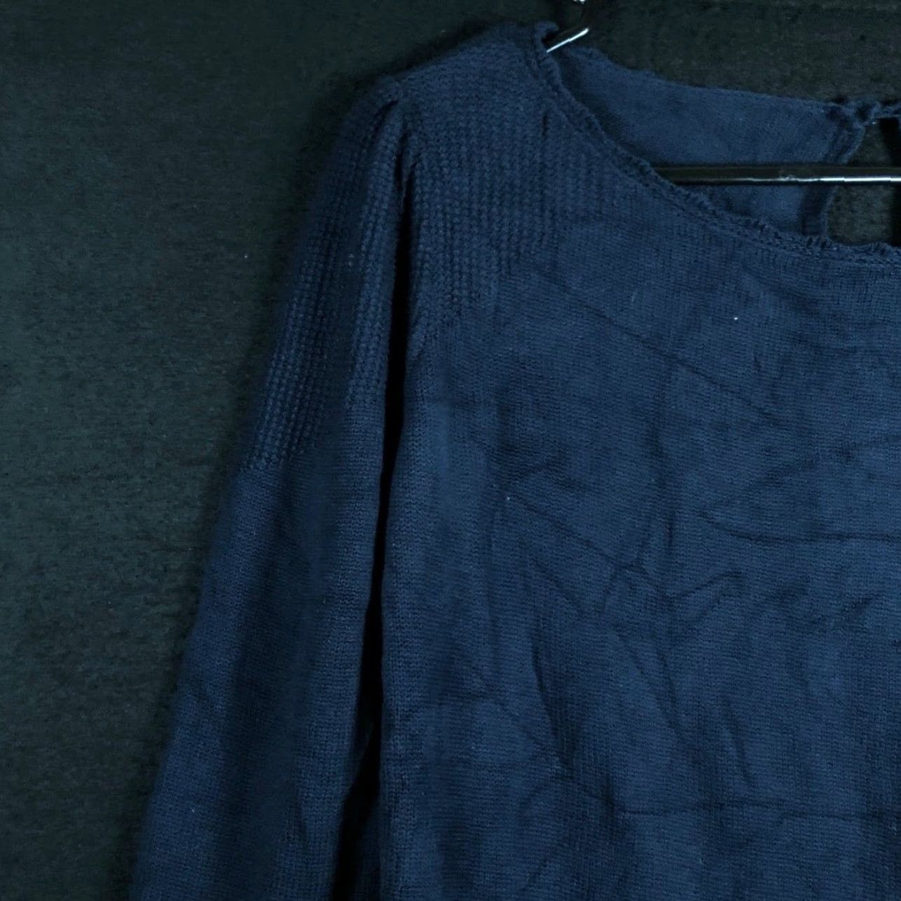 Loft LOFT Navy Crew Neck Long Sleeve Key Hole Back Medium Womens Sweater Size M / US 6-8 / IT 42-44 - 4 Thumbnail