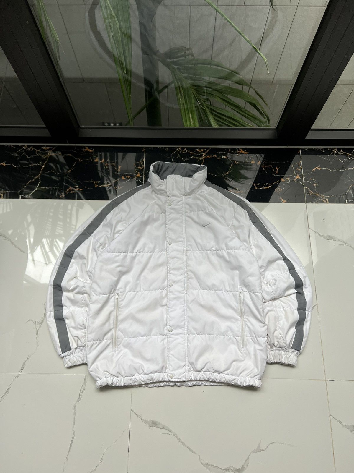 Nike 00's NIKE RETRO DOWN PUFFER RARE SWOOSH LOGO JACKET Y2K Size US L / EU 52-54 / 3 - 2 Thumbnail
