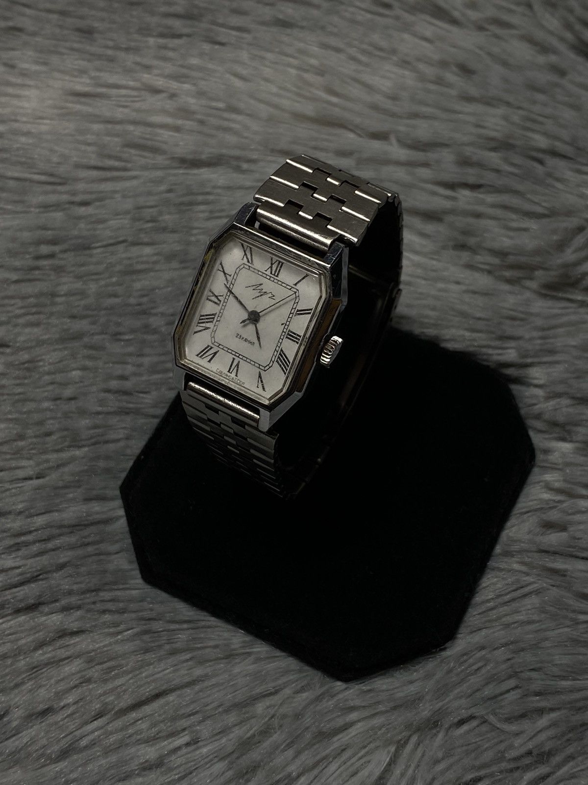 Jewelry × Vintage Vintage Luch Mechanical Watch USSR | Japanese Brand Size ONE SIZE - 1 Thumbnail