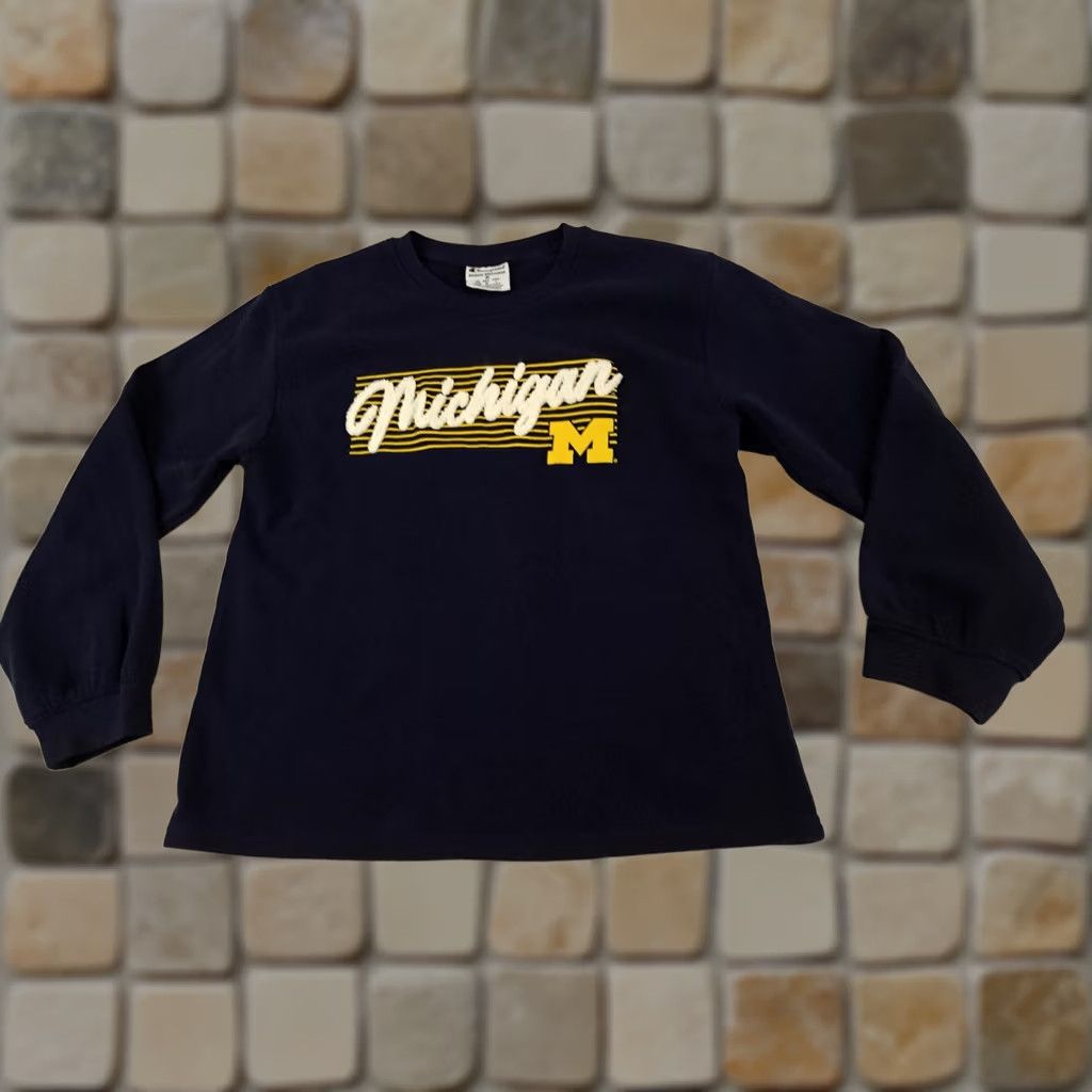 Champion VINTAGE University Michigan Embossed Champion Sweatshirt Unisex Adults Medium Blue Cotton Canvas Crew Neck Pullover Long Sleeve Winter Spring Fall Size US M / EU 48-50 / 2 - 1 Thumbnail