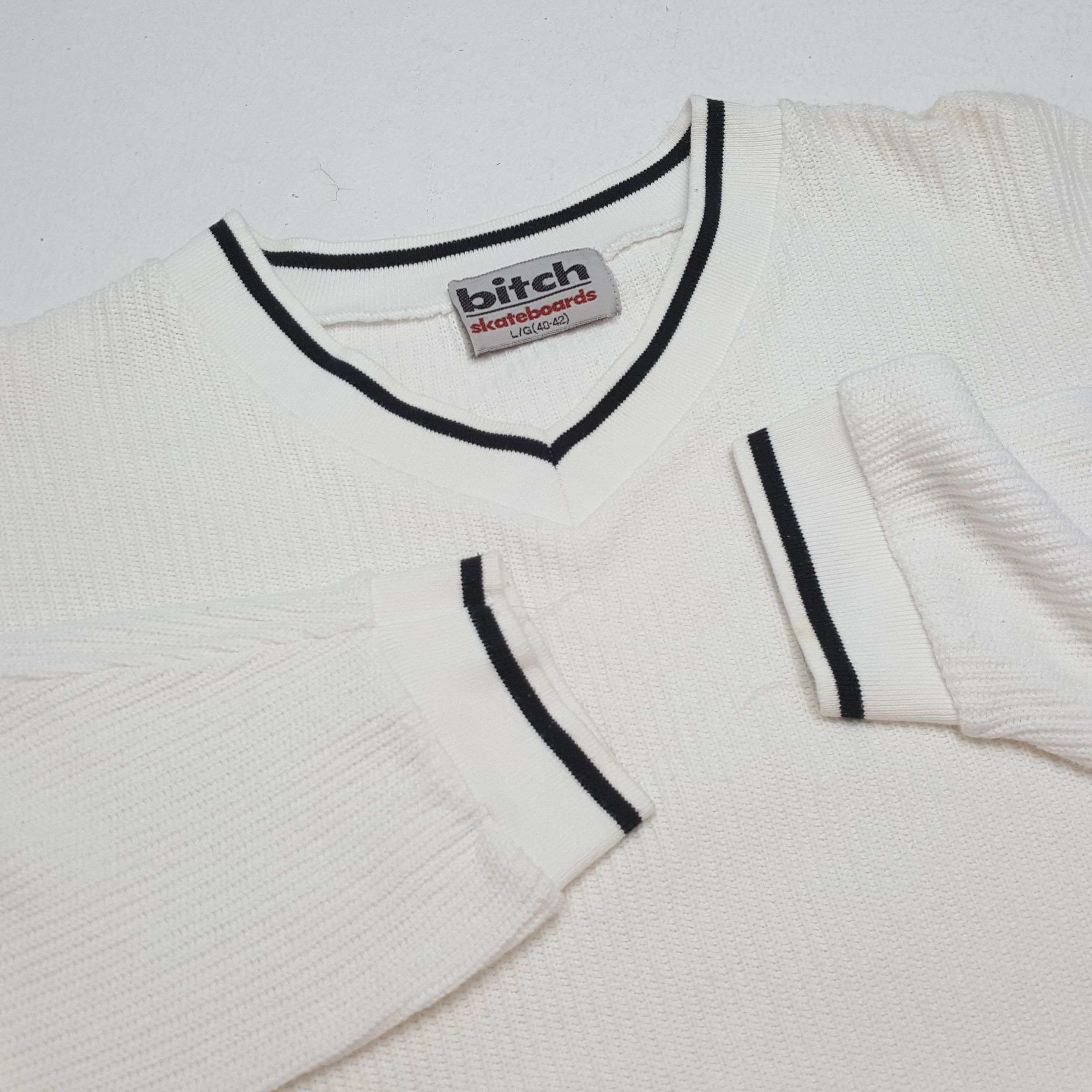Vintage BITCH SKATEBOARDS Sweatshirt Streetwear Style Size US L / EU 52-54 / 3 - 7 Thumbnail