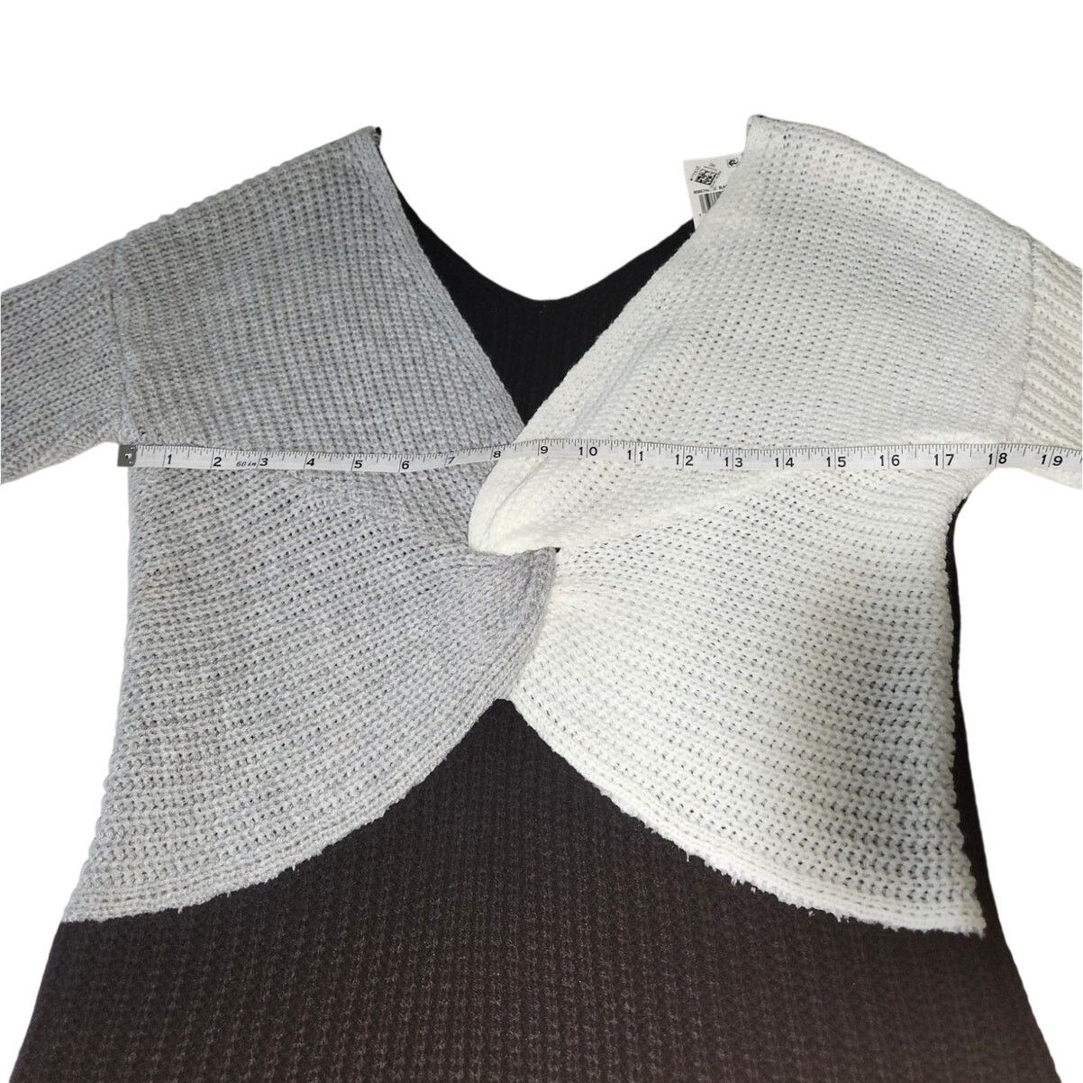 Macys Chic Modern Knitted Dress | White, Black & Gray 3-Tone | M Size M / US 6-8 / IT 42-44 - 3 Thumbnail