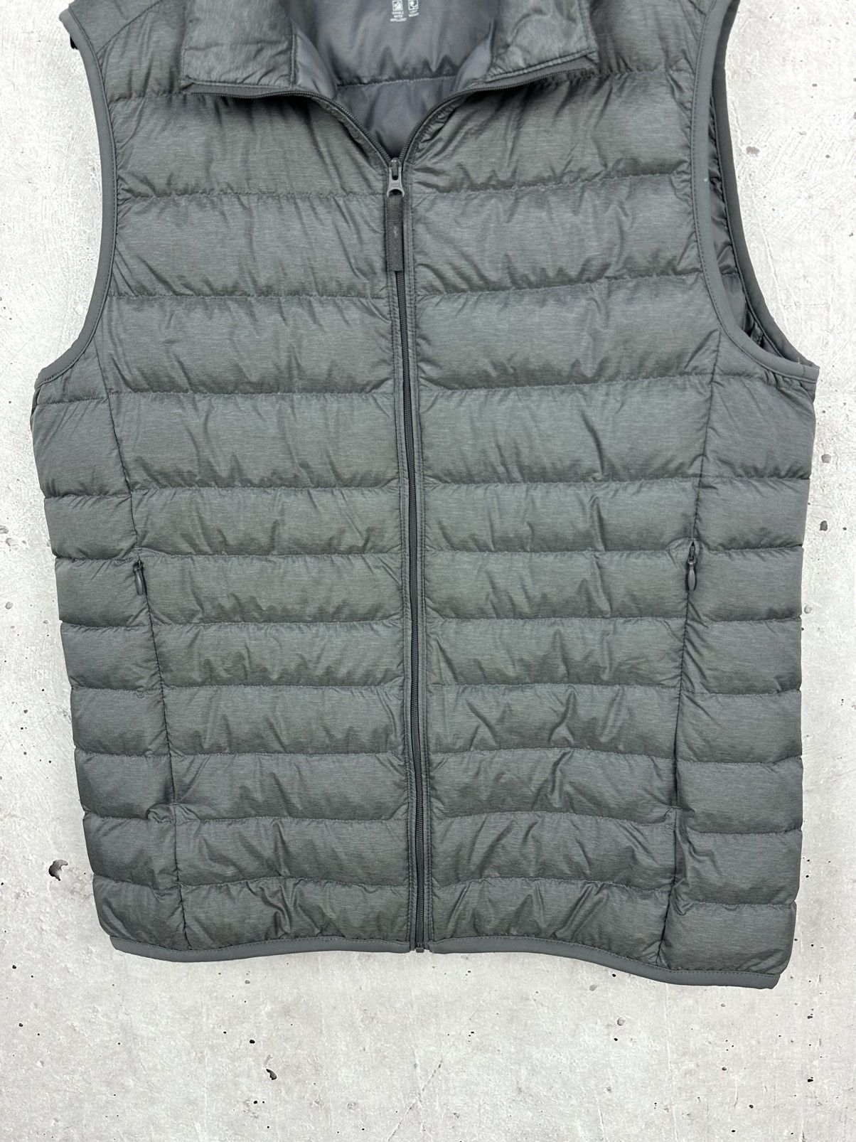 Japanese Brand × Uniqlo Uniqlo Quilted Grey Puffer Men’s Zip Vest Size US S / EU 44-46 / 1 - 3 Thumbnail