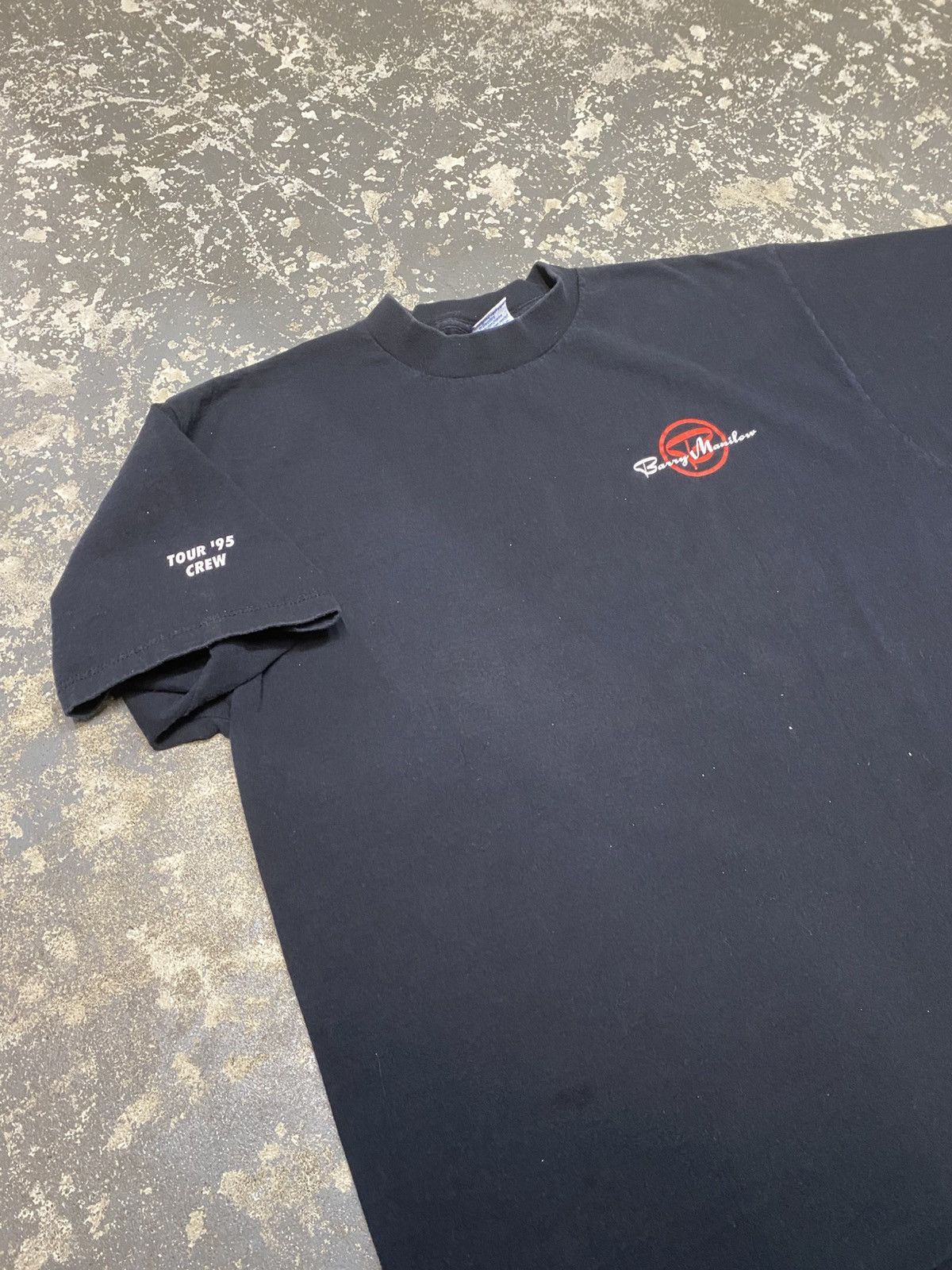 Band Tees × Vintage Vintage Barry Manilow 1995 Crew Tour Concert Tshirt Size US XL / EU 56 / 4 - 3 Thumbnail