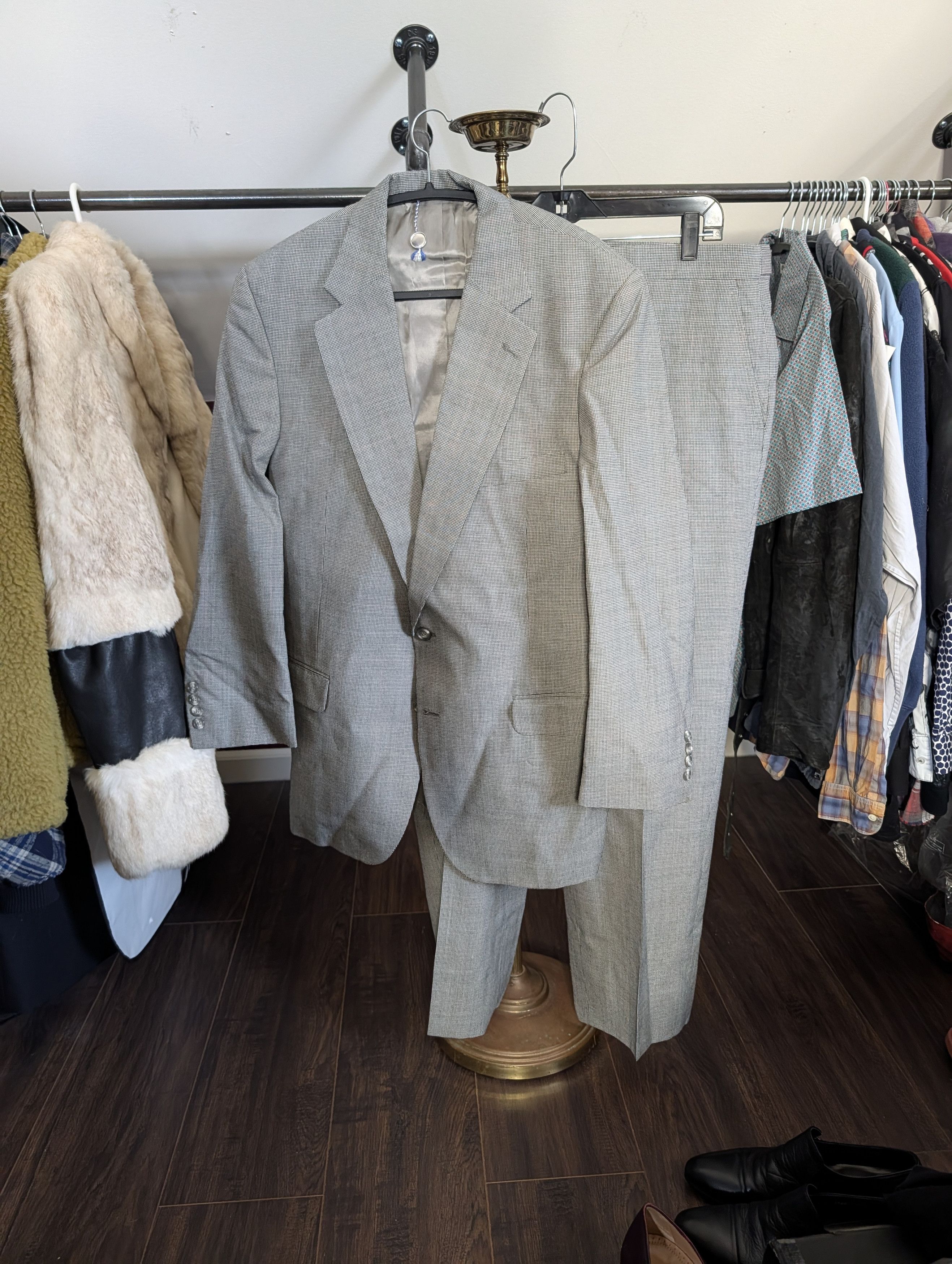 Burberry 2pc gray plaid houndstooth MiUSA mens suit Size 42R - 1 Thumbnail