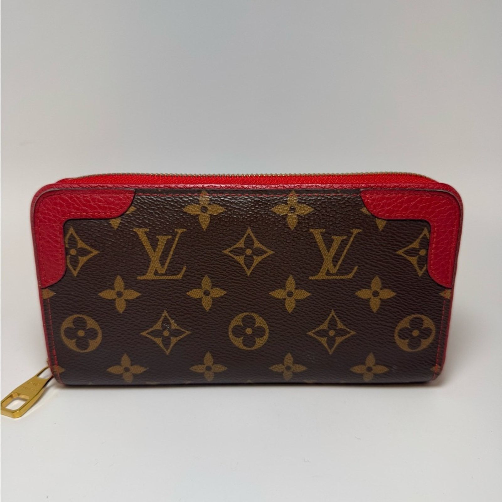 Louis Vuitton Louis Vuitton Retiro Zippy Wallet in Cerise Red Monogram Size ONE SIZE - 1 Thumbnail