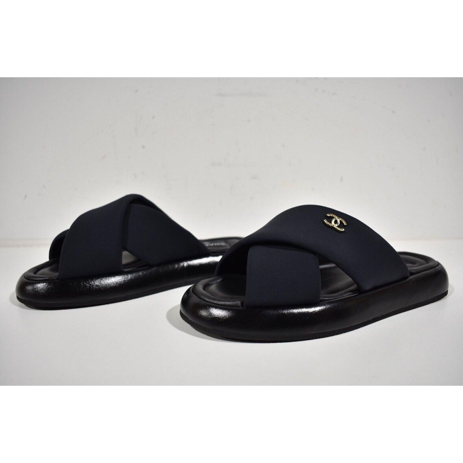 Chanel Chanel REV Black Fabric Criss Cross Puffy CC Logo Slide Size US 10 / IT 40 - 10 Thumbnail