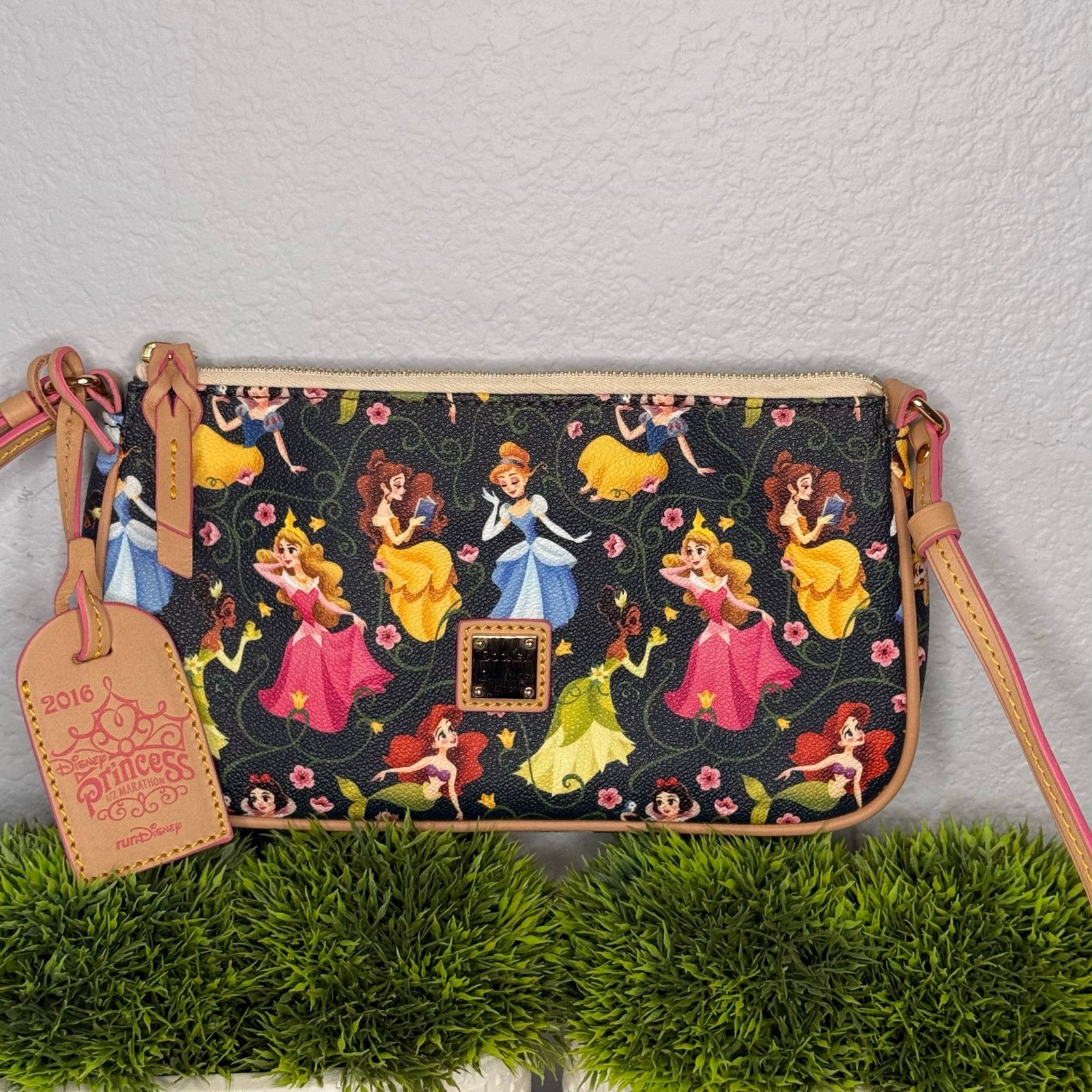 Dooney & Bourke Rare Dooney & Bourke Princess Half Marathon Pouchette 2016 Size ONE SIZE - 7 Thumbnail