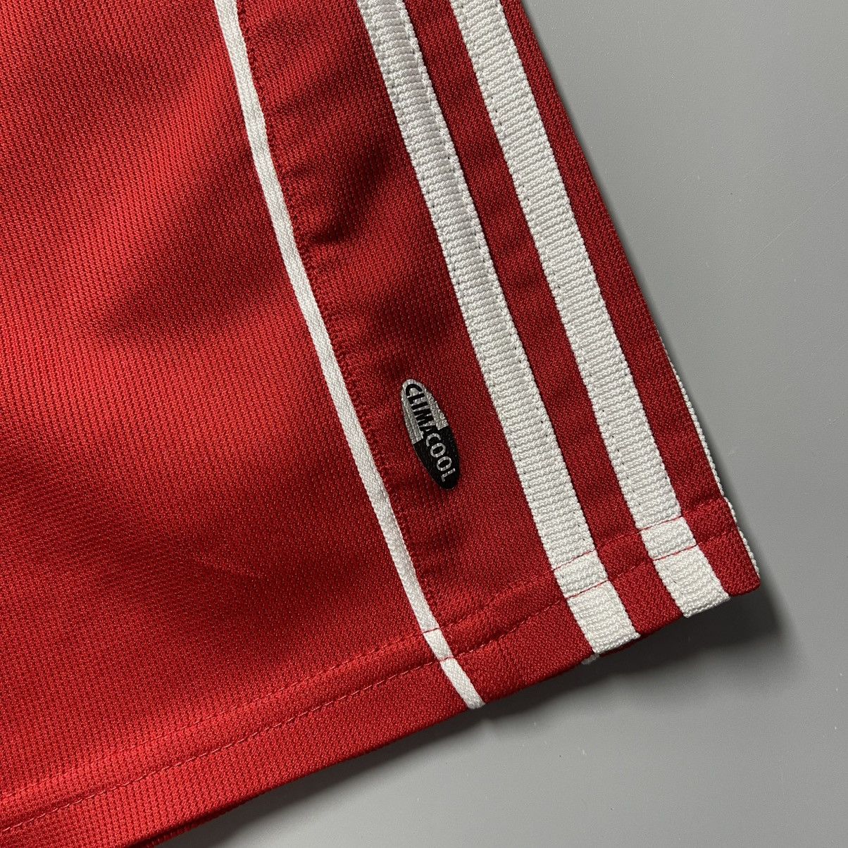 Vintage BAYERN ADIDAS 2006/2007 FOOTBALL SHORTS #31 SCHWEINSTEIGER Size US 43 - 8 Thumbnail