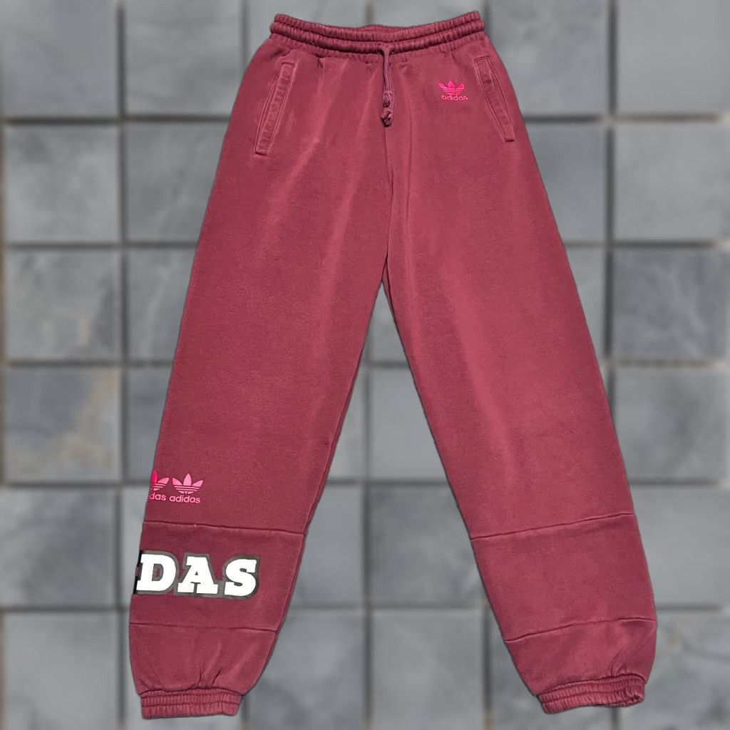 Adidas Adidas Pants Womens Small Logo Play Cuff Jogger Victory Crimson H20450 Size 28" / US 6 / IT 42 - 1 Thumbnail