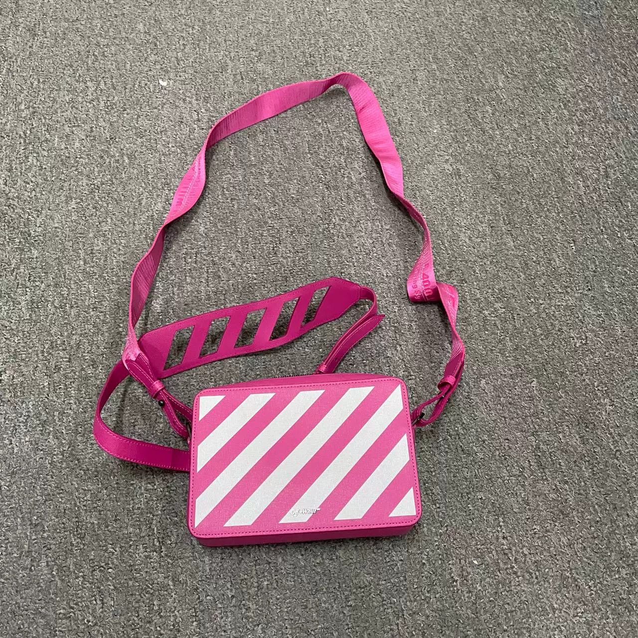 Off-White Off-White Pink Caution Tape Shoulder Bag Size ONE SIZE - 1 Thumbnail