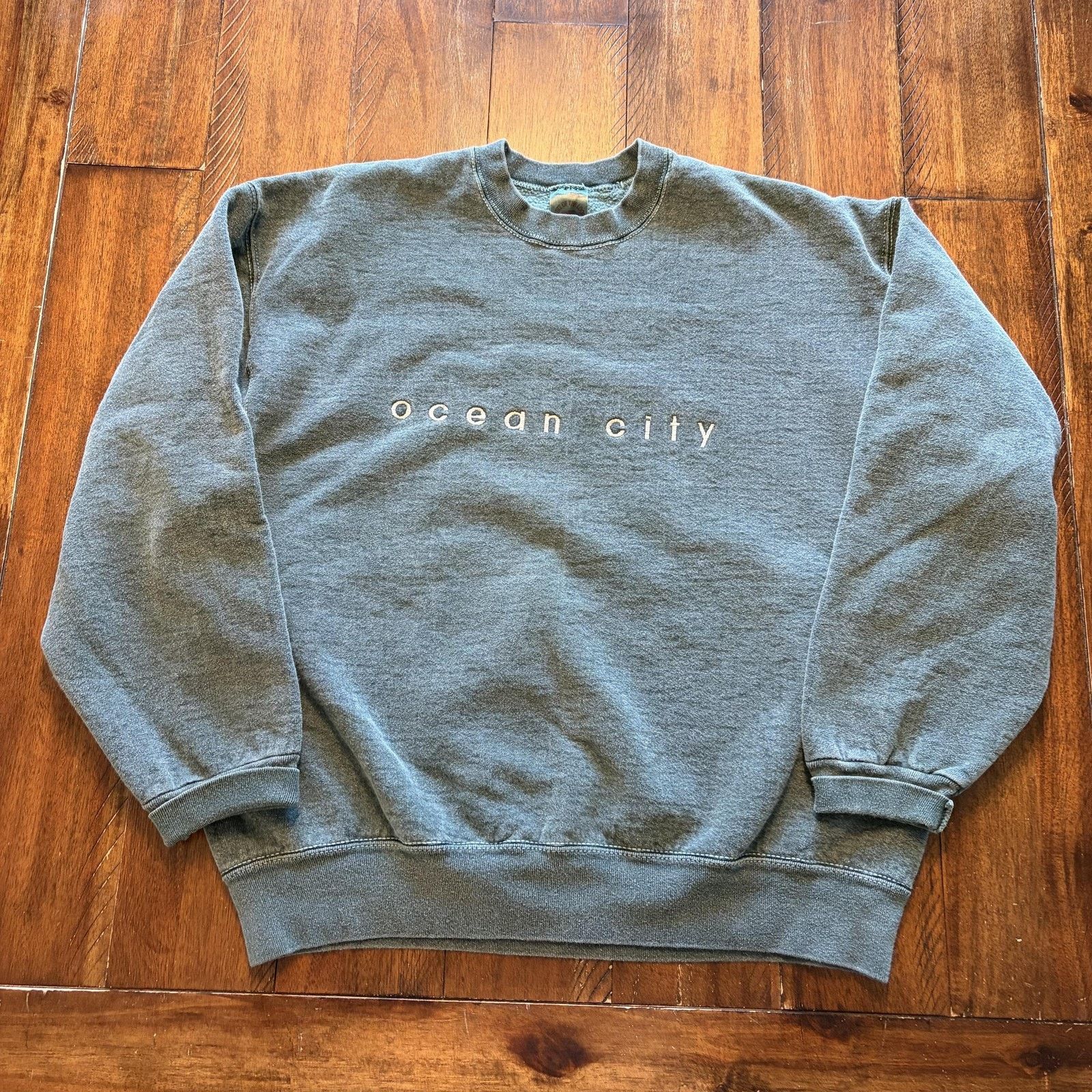 Fruit Of The Loom Vintage Fruit Of The Loom Ocean City Sweatshirt Mens L Size US L / EU 52-54 / 3 - 2 Thumbnail