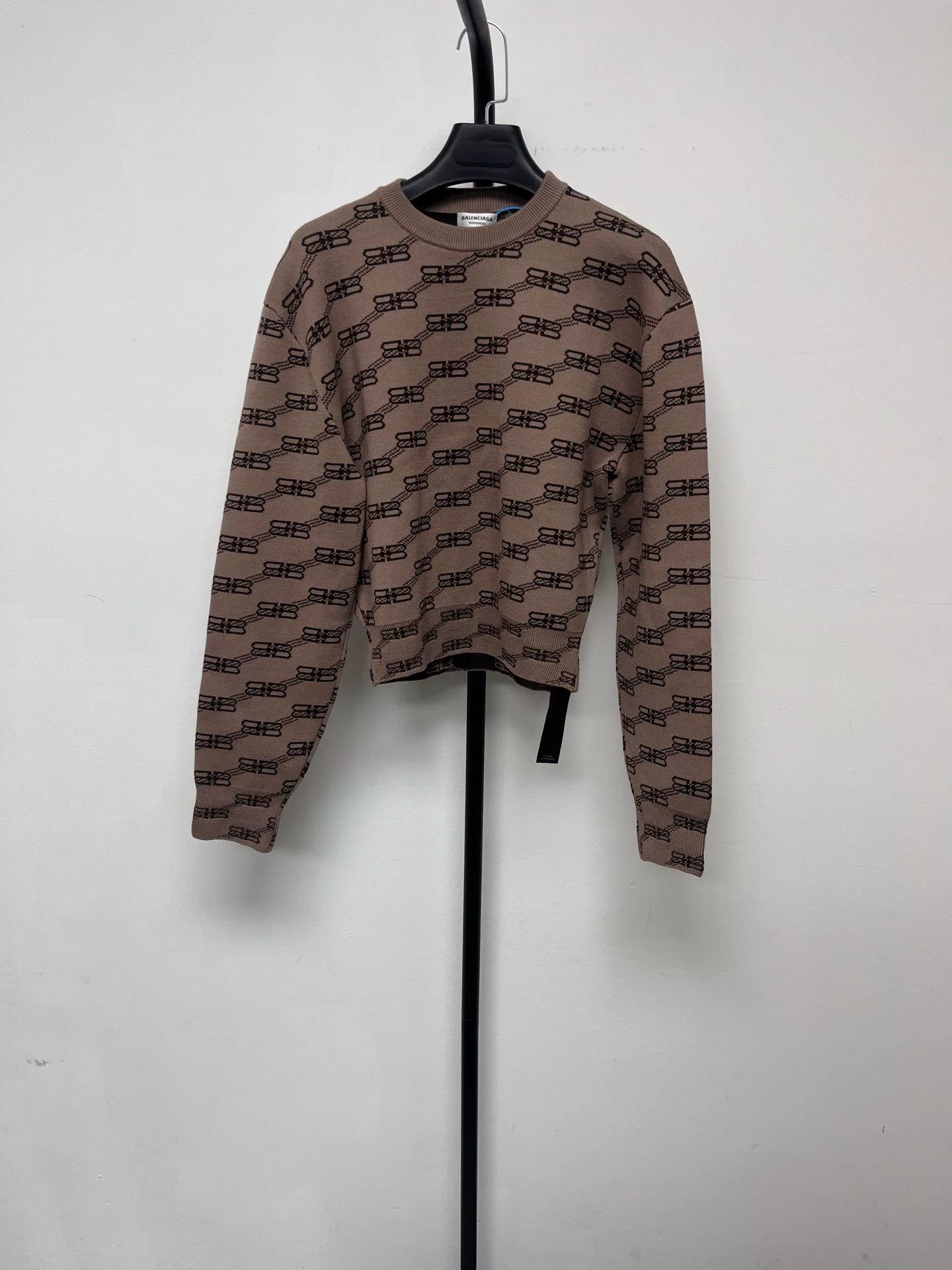 Balenciaga Balenciaga Double B All-Over Print Pullover Sweater Size XS / US 0-2 / IT 36-38 - 1 Thumbnail