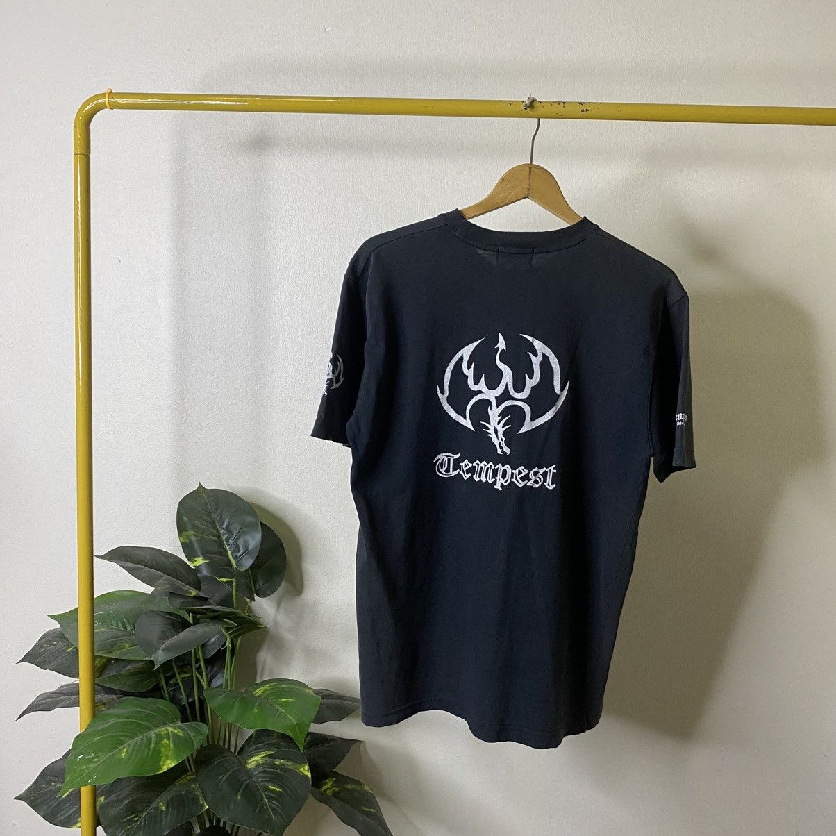 Vintage Y2K Tempest Los Angeles Skateboard Dragon Graphic Skater Tee Size US M / EU 48-50 / 2 - 1 Thumbnail