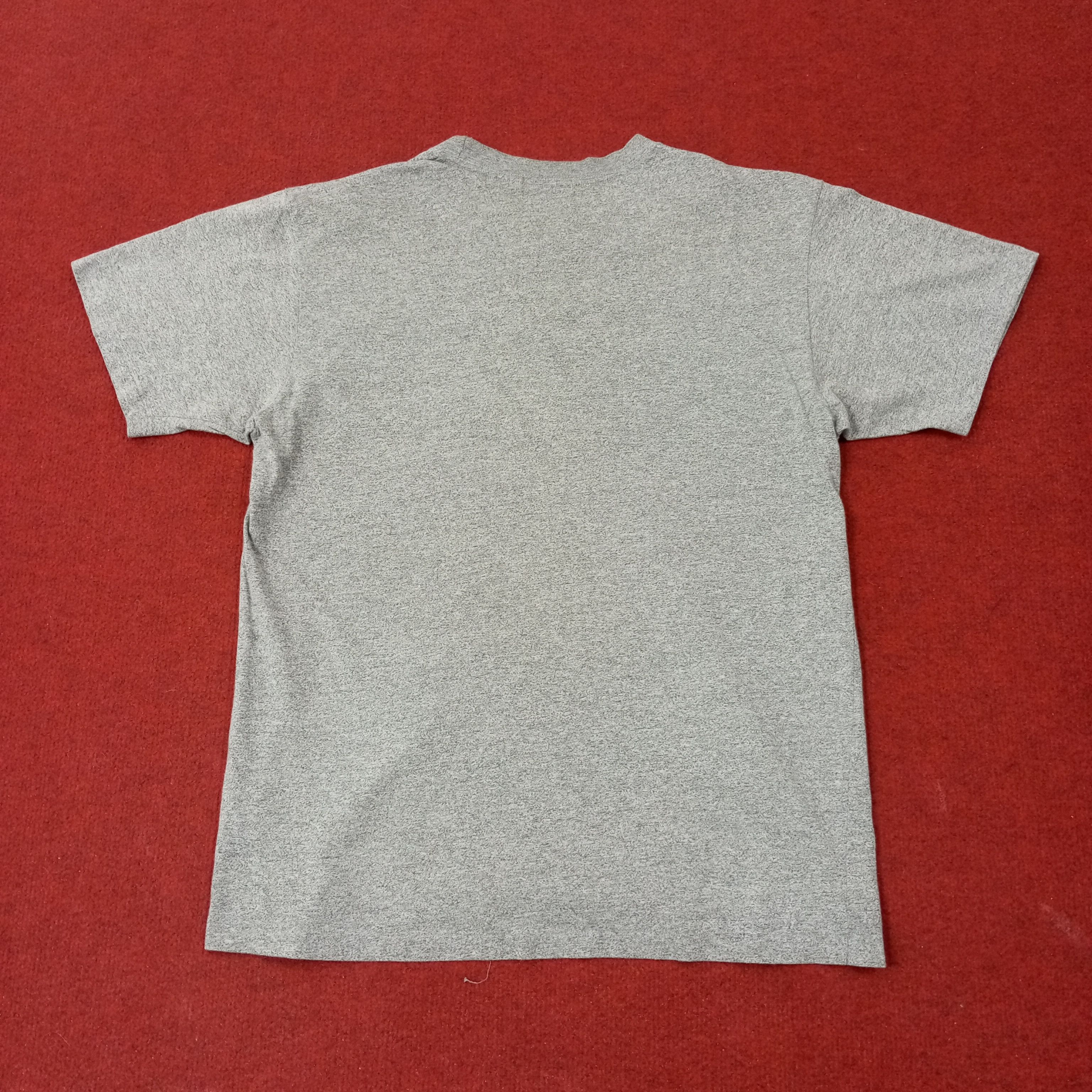 Yves Saint Laurent Yves Saint Laurent YSL Fashion Brand Tshirt c223n24 Size US M / EU 48-50 / 2 - 3 Thumbnail