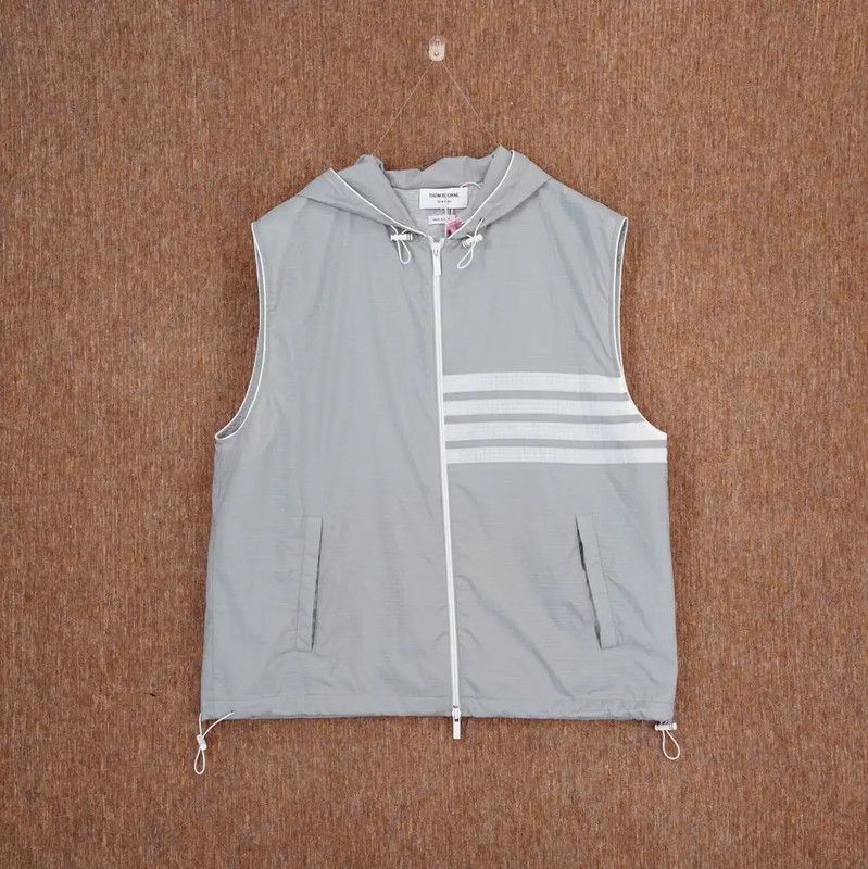 Thom Browne Thom Browne Men's Sleeveless Grey Logo Vest 0089 Size US L / EU 52-54 / 3 - 1 Thumbnail
