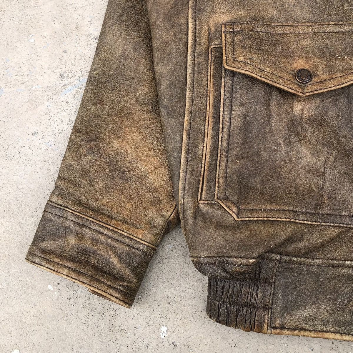 Vintage Vintage 80s Real Leather cowhide A2 Flight Bomber Jacket Size US L / EU 52-54 / 3 - 4 Thumbnail