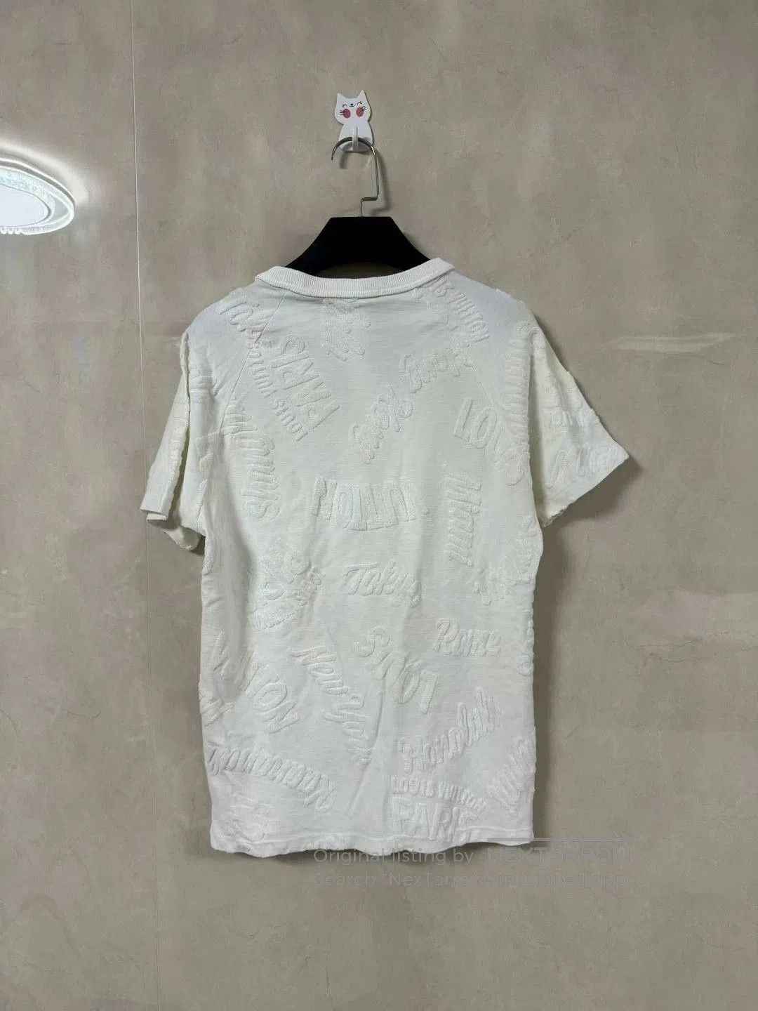 Louis Vuitton Louis Vuitton White Bullet Screen Towel Short Sleeve. Size US XS / EU 42 / 0 - 2 Thumbnail