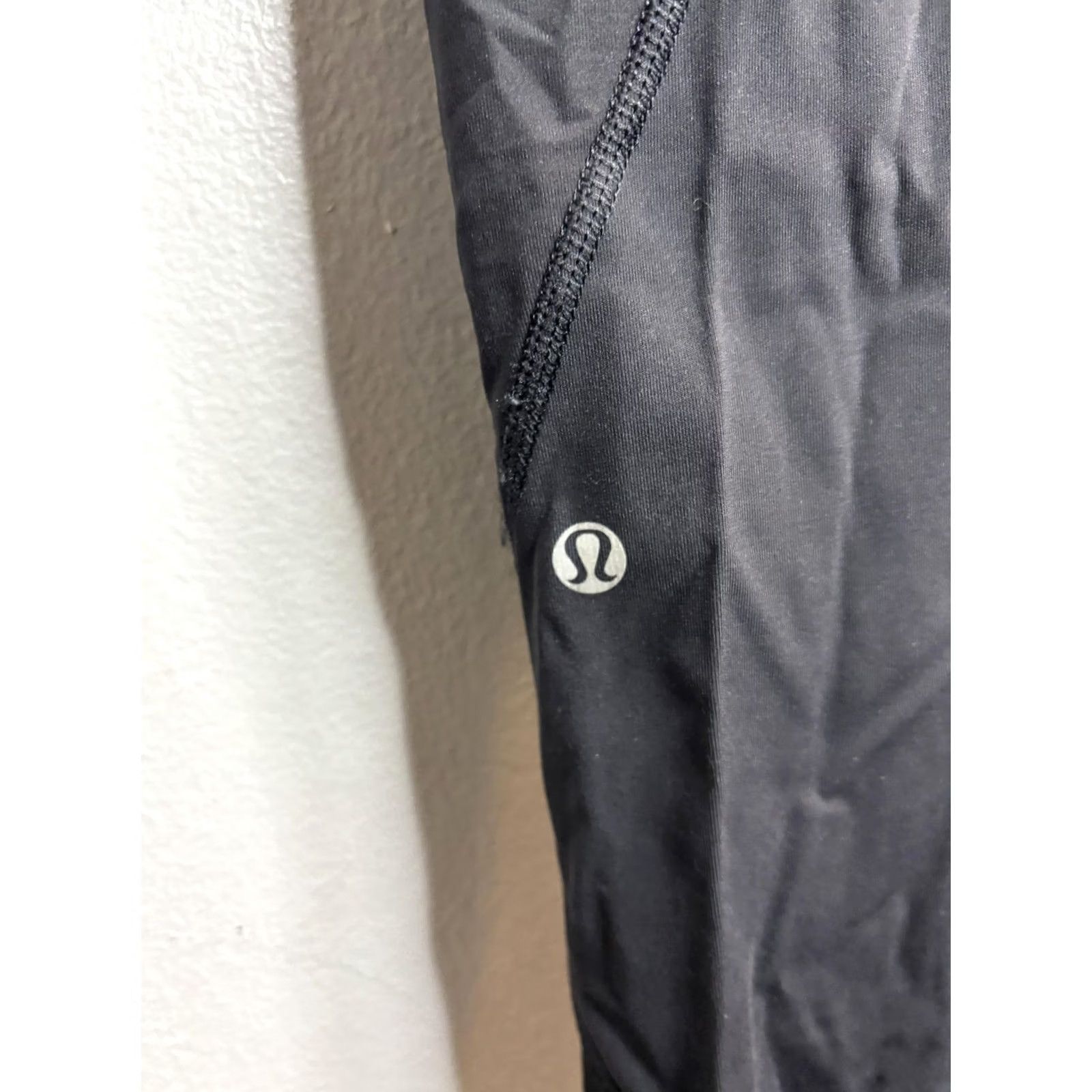 Lululemon Lululemon Pants Womens 6 Black Colorblock Run Inspire Crop Capri Leggings Size 28" / US 6 / IT 42 - 6 Thumbnail