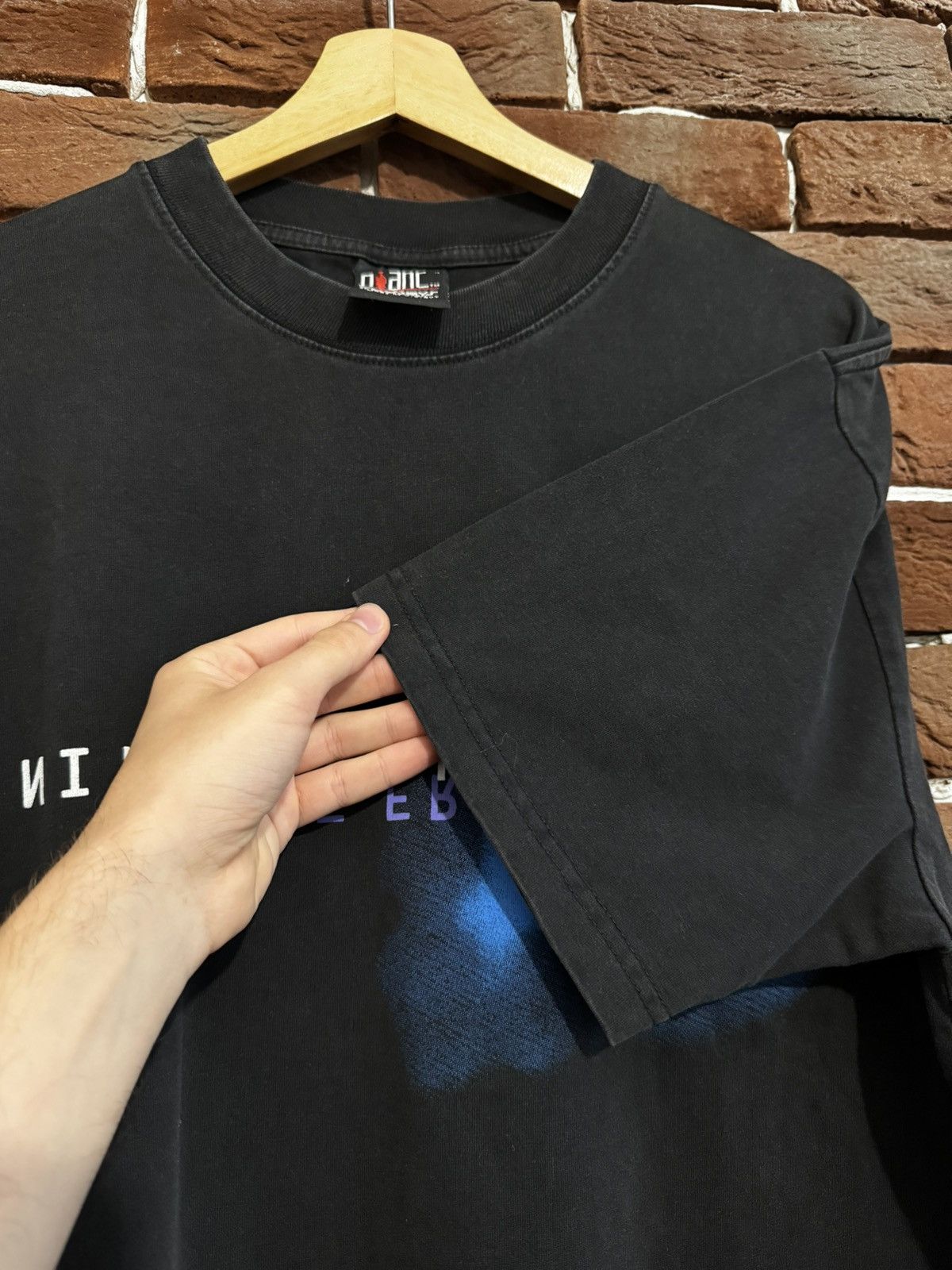 Band Tees Vintage 90s Nine Inch Nails Fragile Rock Band Rare Tshirt Size US L / EU 52-54 / 3 - 4 Thumbnail