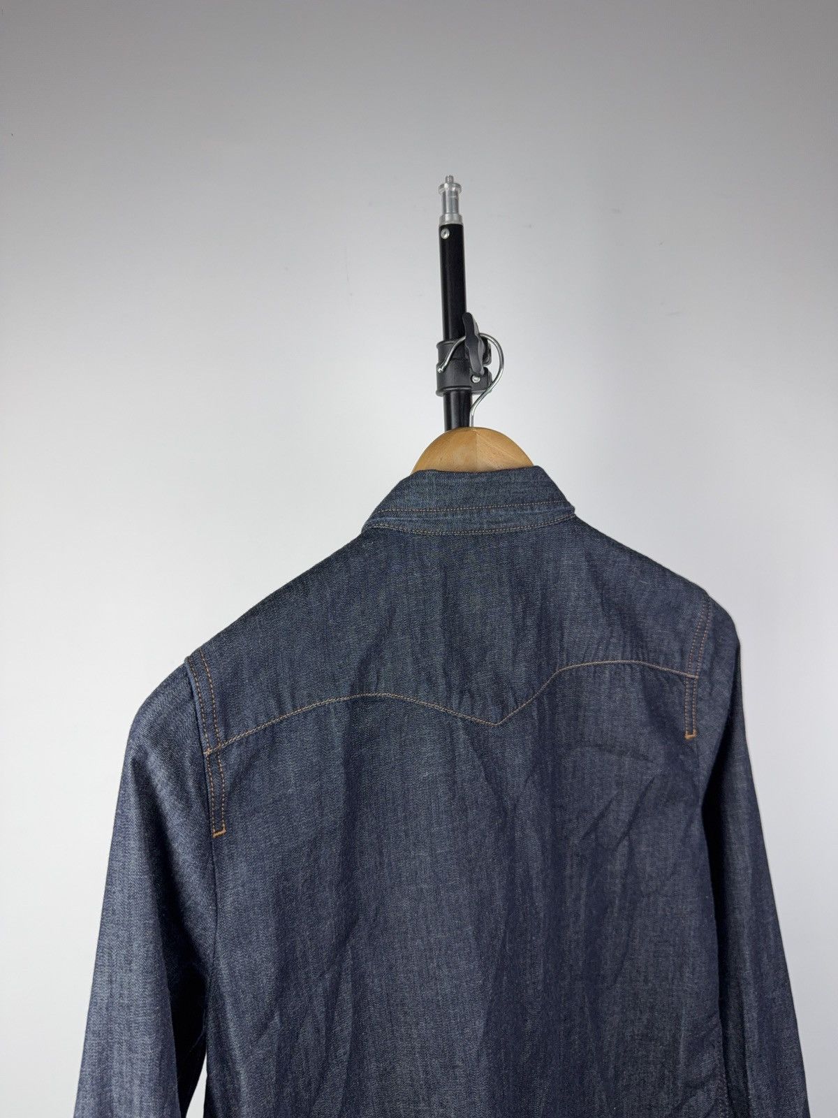Levi's Western 00s Levi’s Western Denim Shirt Classic Fit S sz Size S / US 4 / IT 40 - 9 Thumbnail