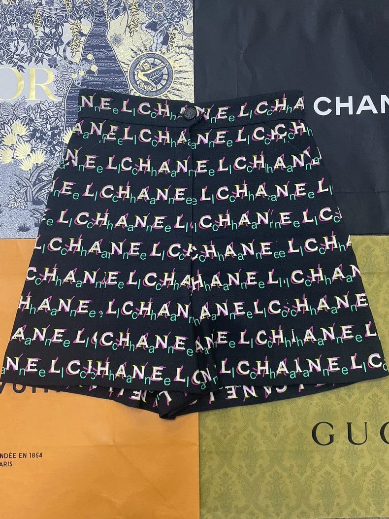 Chanel chanel Colourful letter logo printed high-waisted shorts Size 24" / US 00 / IT 34 - 1 Thumbnail