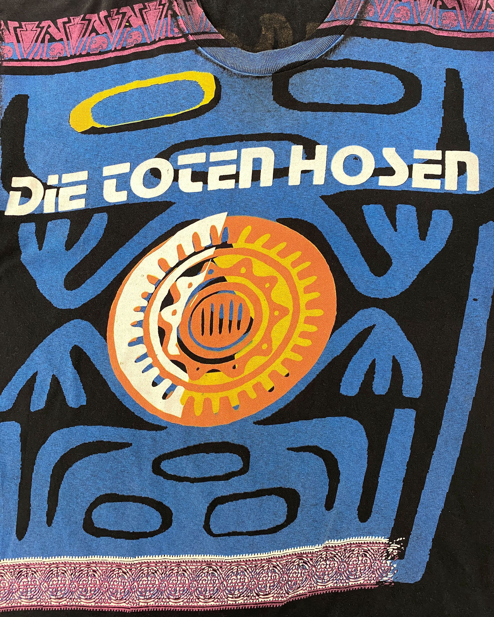 Vintage Die Toten Hosen 1990s AOP Band Single Stitch T-Shirt Size US XL / EU 56 / 4 - 2 Thumbnail