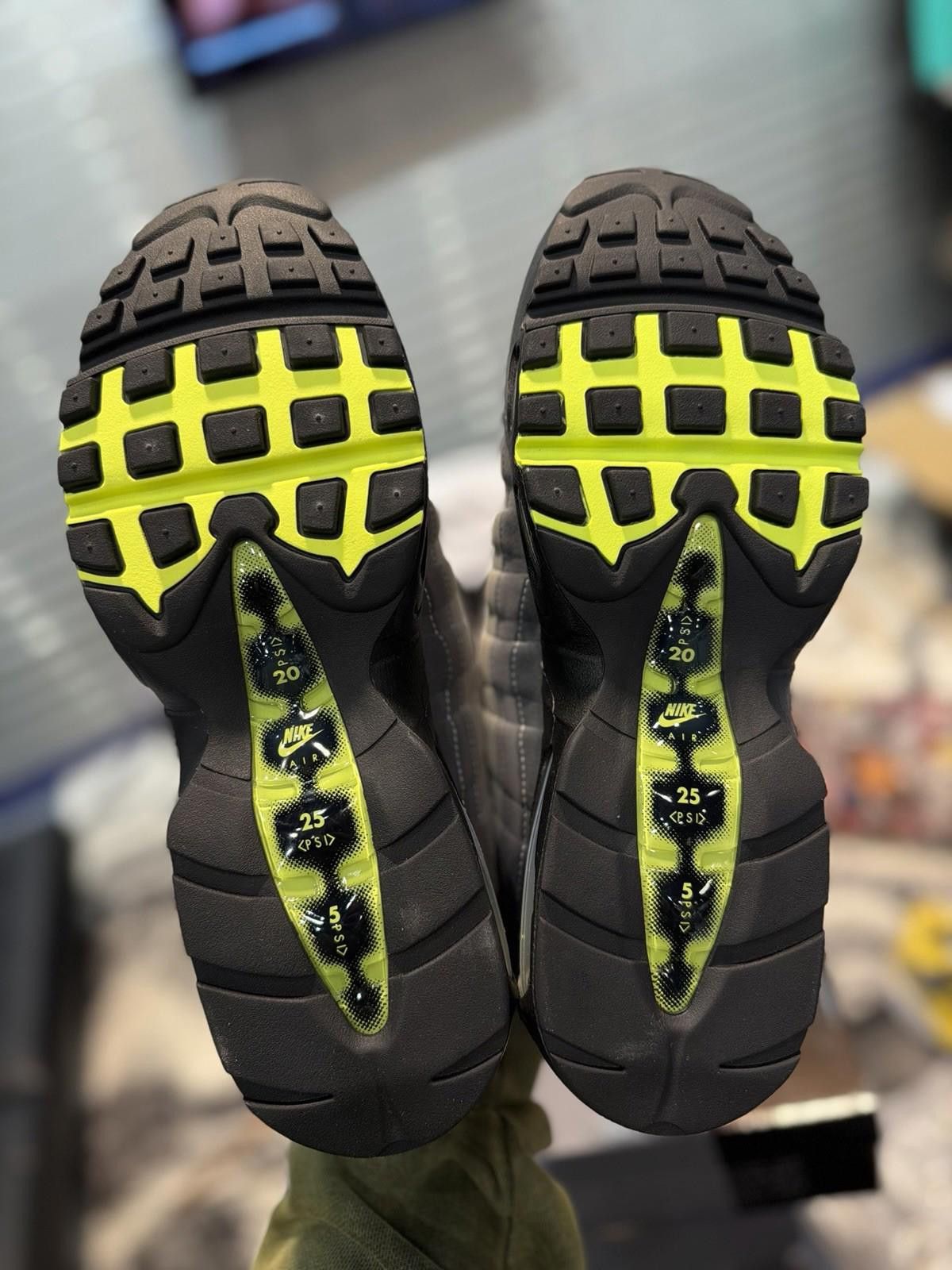Nike Size 13 - Nike Air Max 95 OG 2025/2026 Neon (HM4740 001) Size US 13 / EU 46 - 10 Thumbnail