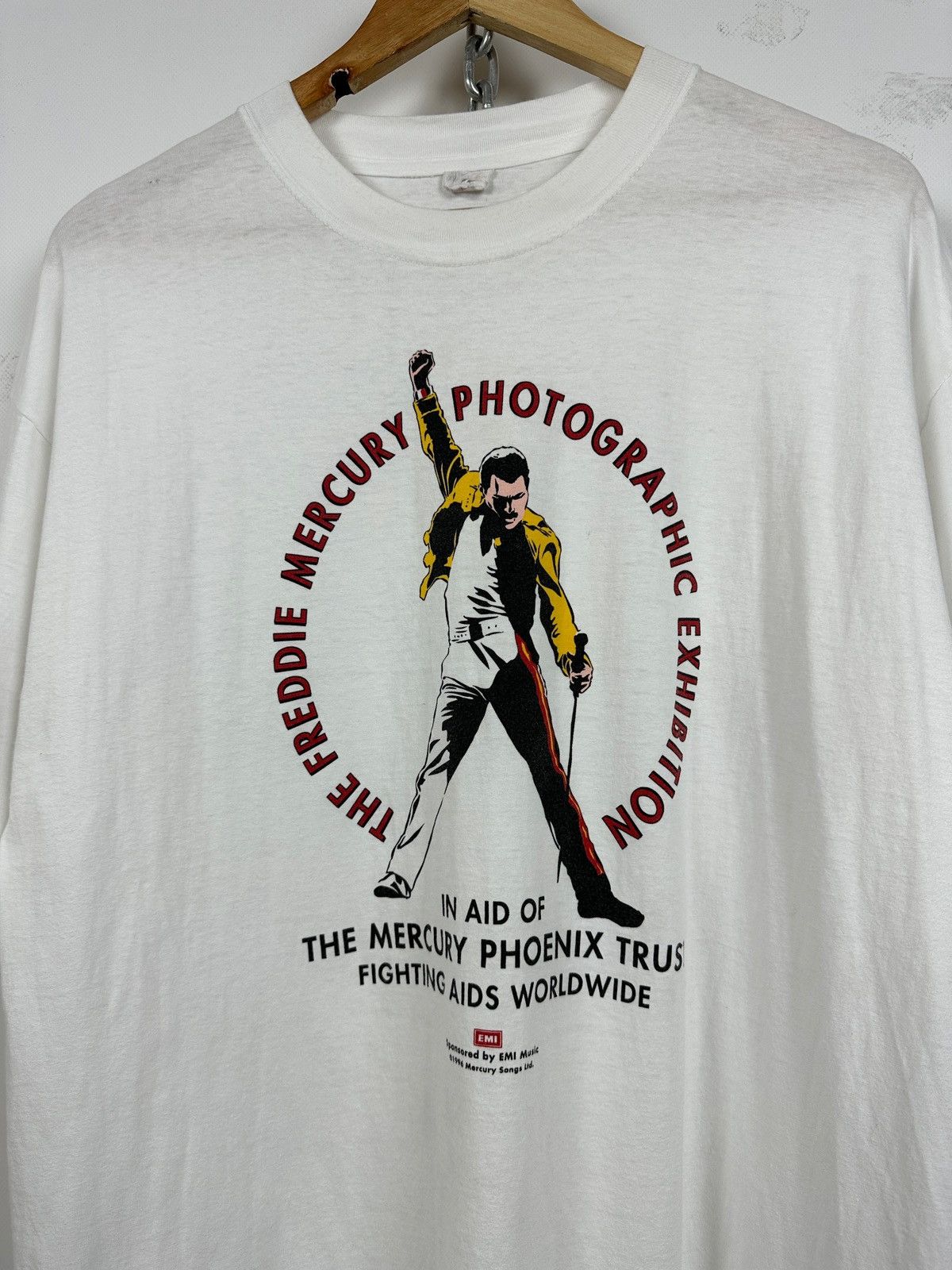 Band Tees 1996 Vintage Freddie Mercury Photographic Exhibition T-Shirt Size US XL / EU 56 / 4 - 1 Thumbnail