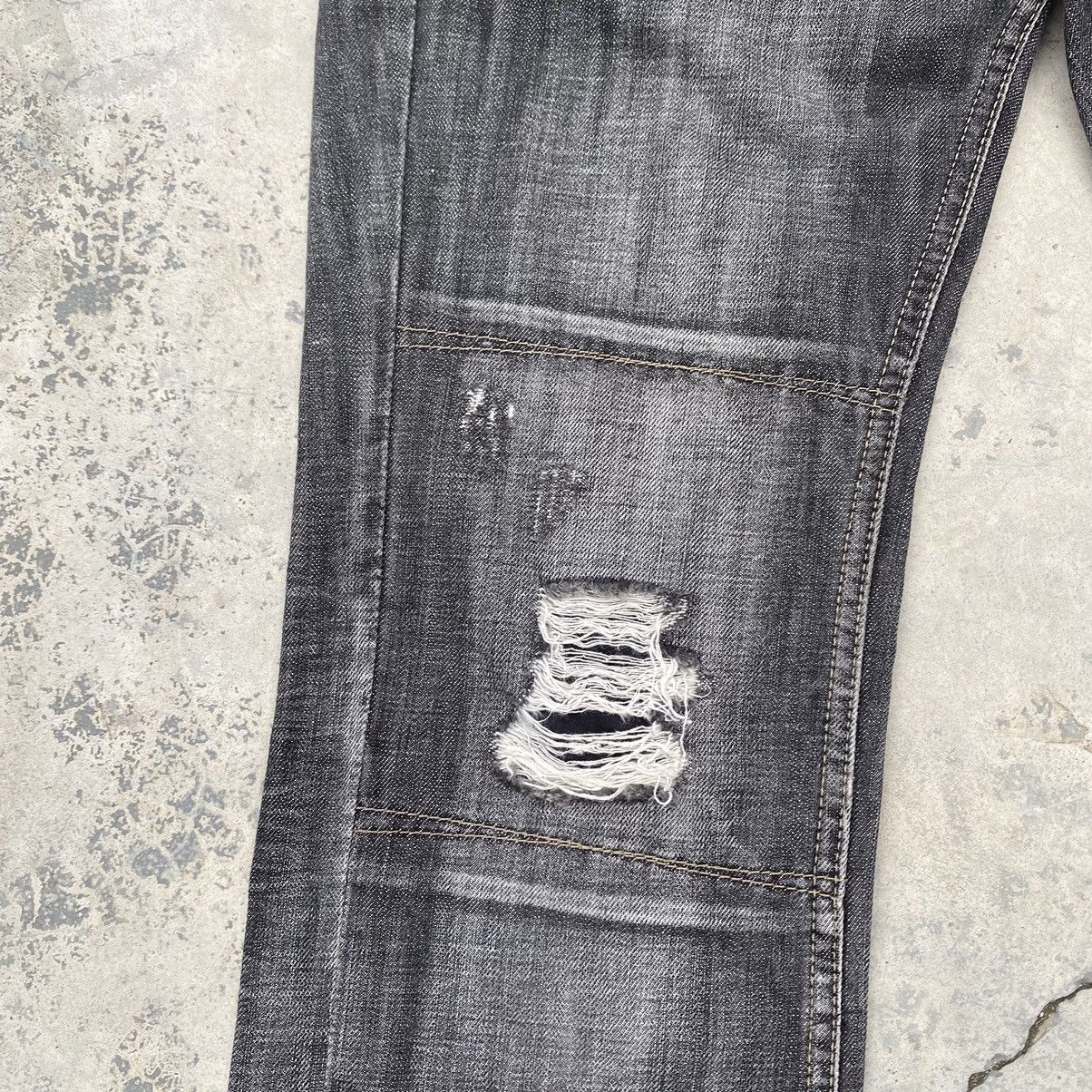 If Six Was Nine 🔥RATTLE TRAP🔥 distressed dark jeans Size US 32 / EU 48 - 6 Thumbnail