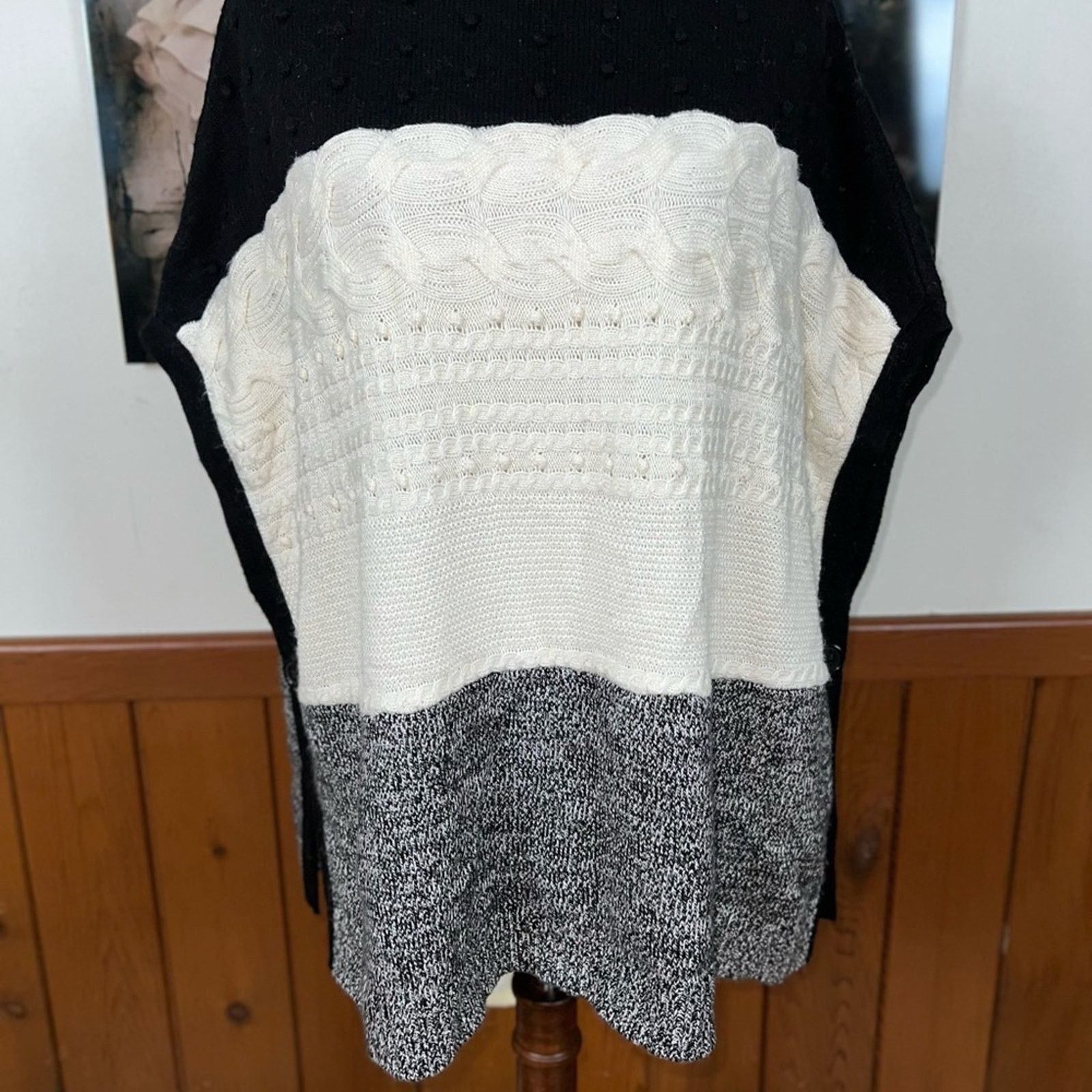 Other Adorable Talbots Cable Knit Sweater Cape! Size XS / US 0-2 / IT 36-38 - 3 Thumbnail