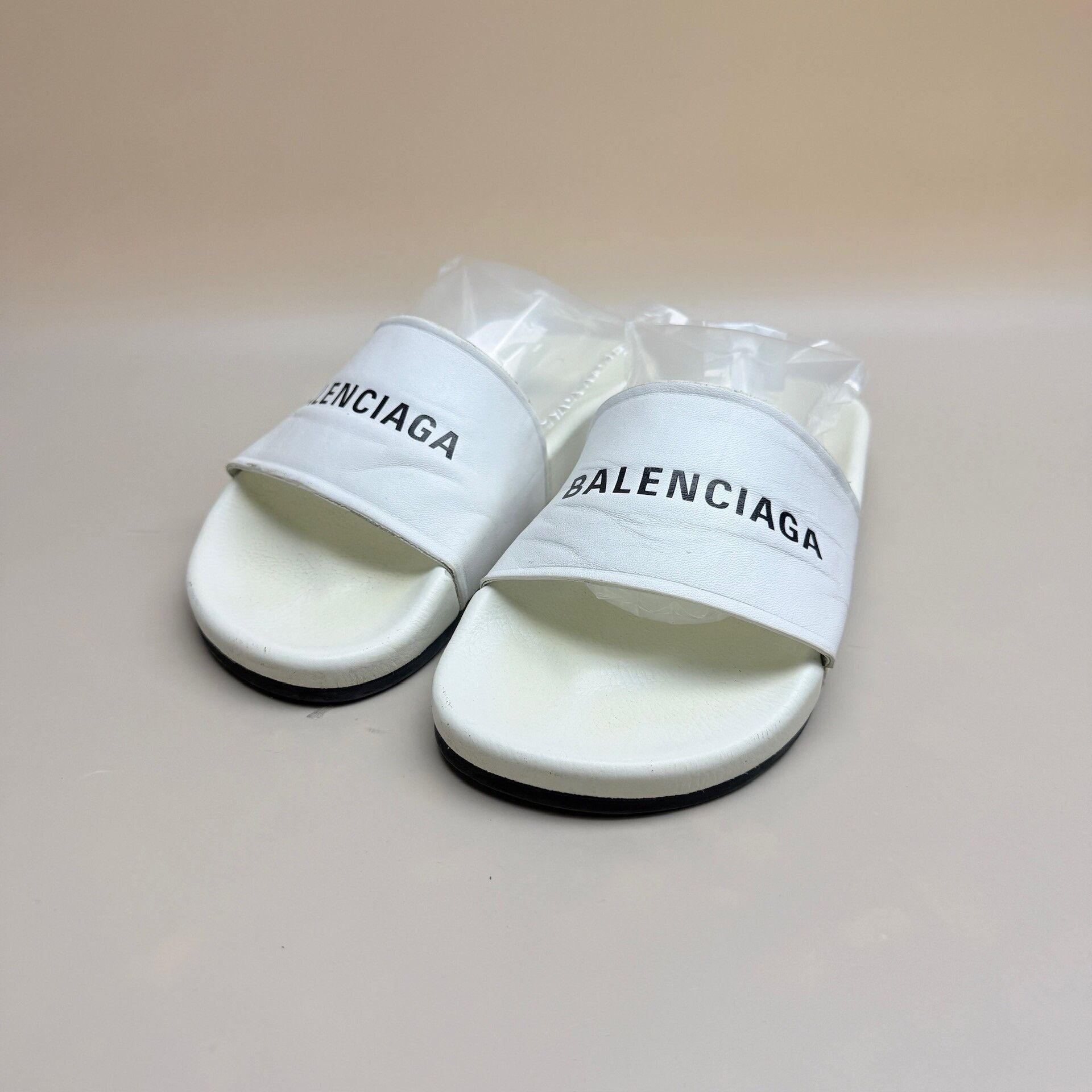 Balenciaga Balenciaga Black White Letter Slippers Size US 6 / EU 39 - 1 Thumbnail