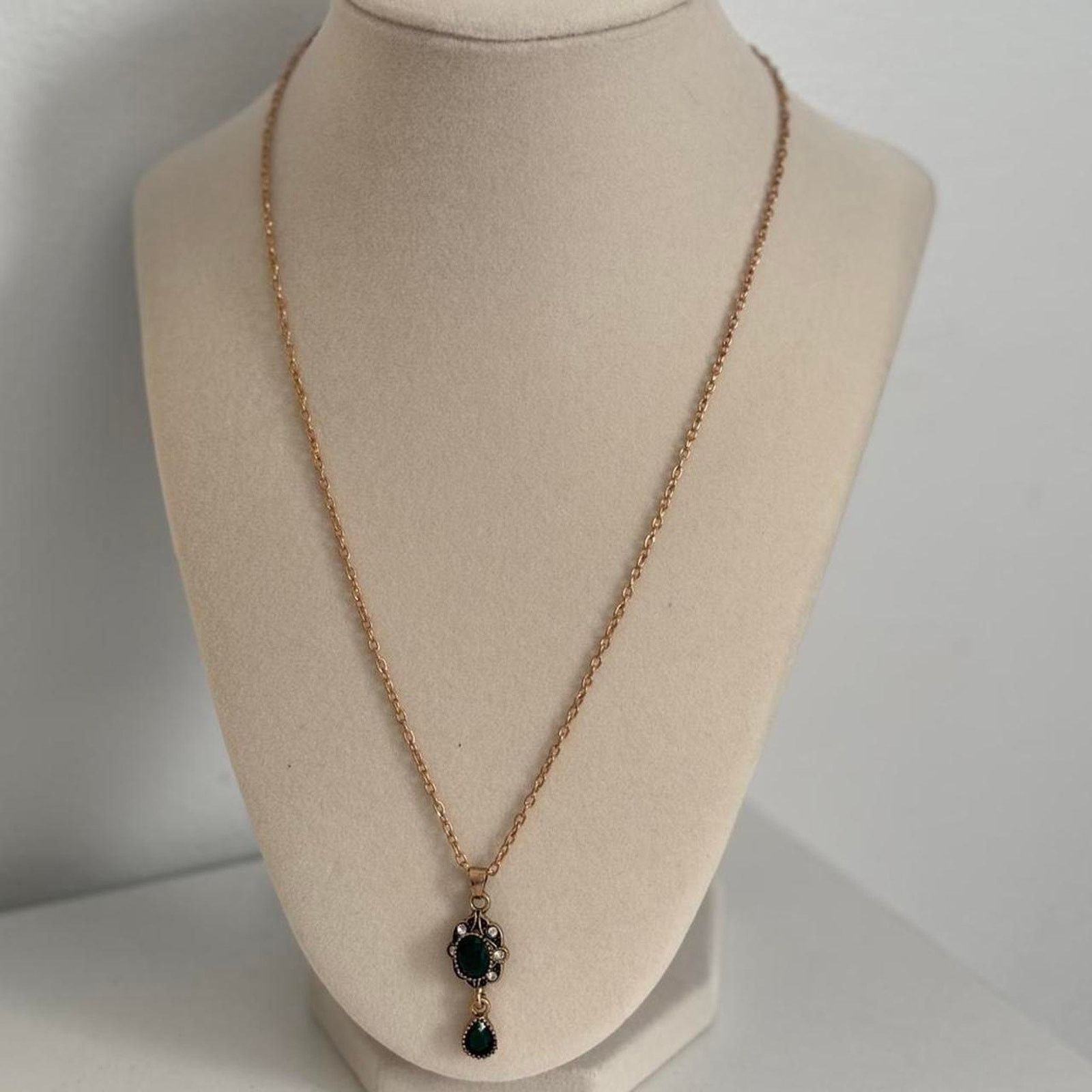 Other Emerald Green Gold Necklace Earrings Set Elegant Jewelry Size ONE SIZE - 2 Thumbnail