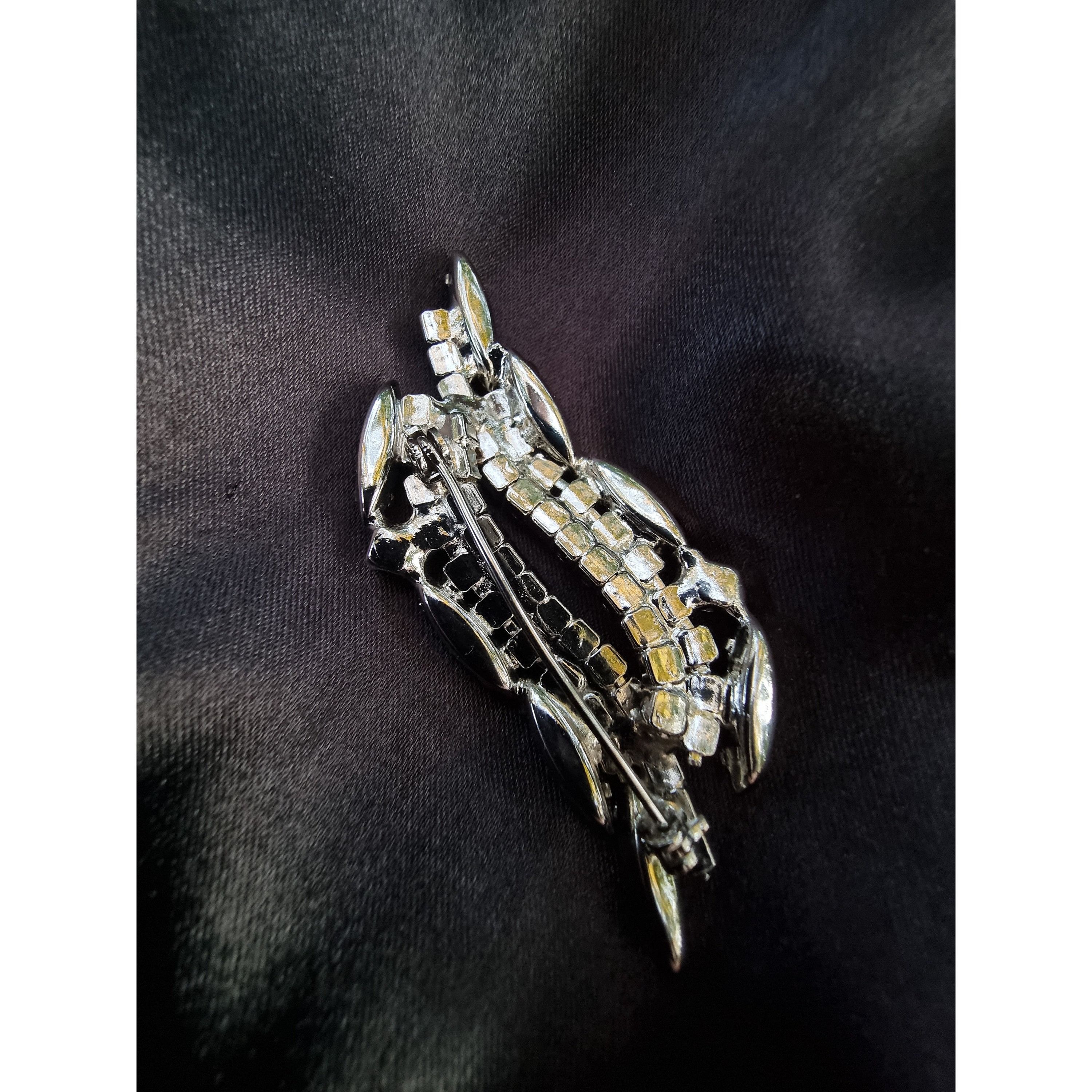 Vintage Vintage Brooch Pin Fancy Navette Black and White Rhinestones Size ONE SIZE - 6 Thumbnail