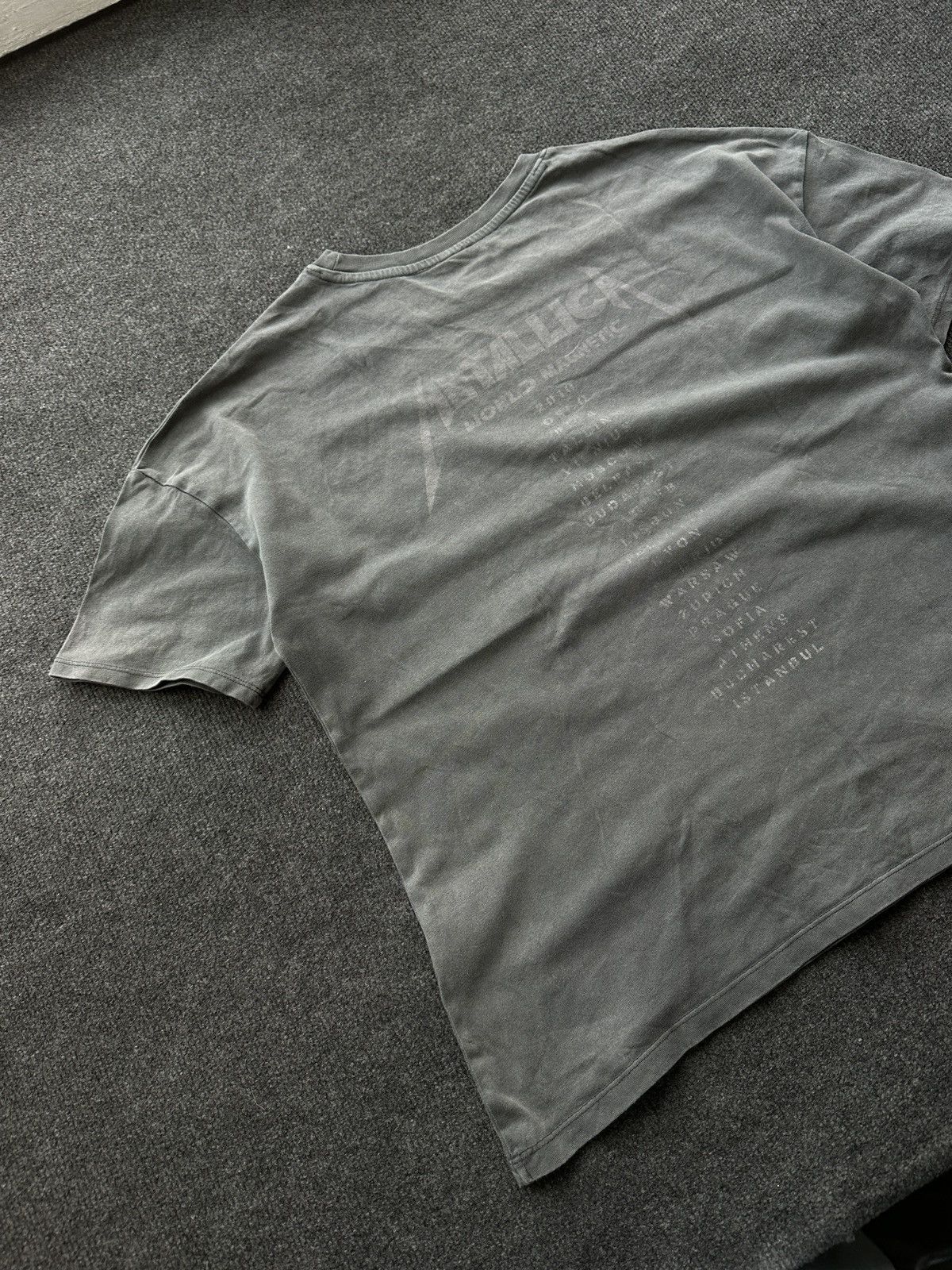 Metallica 🚨 METALLICA MEN WORLD MAGNETIC TOUR FADED GRAY LOGO Size US L / EU 52-54 / 3 - 8 Thumbnail