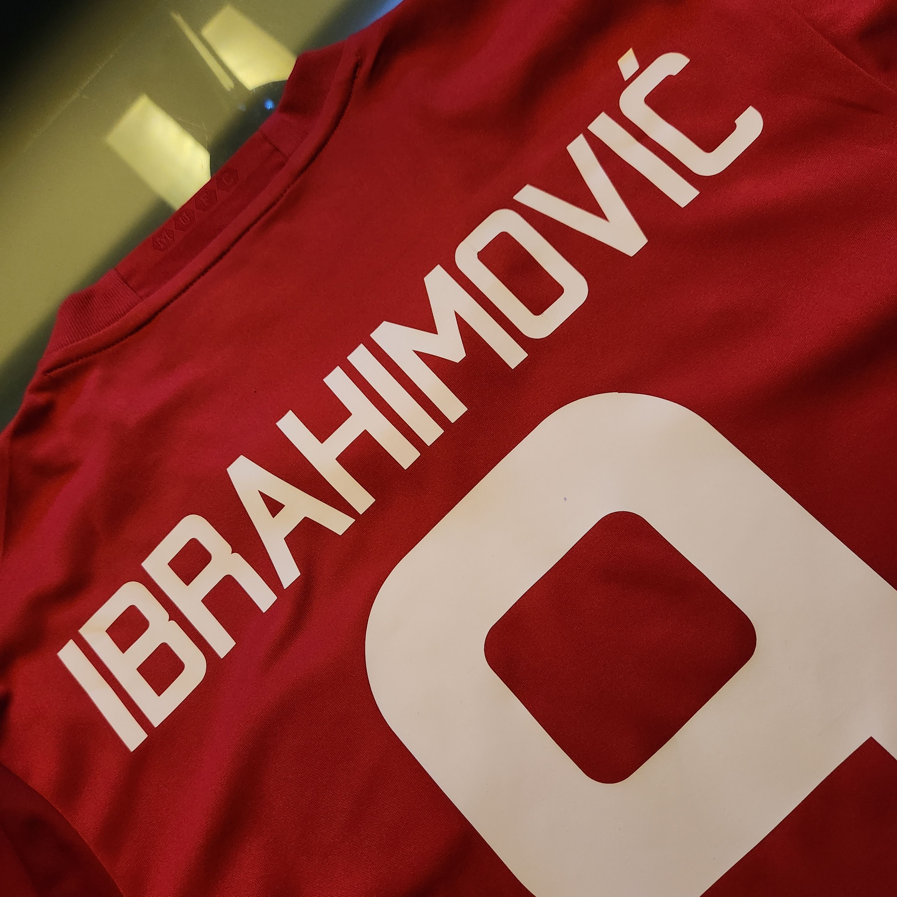 Nike Authentic Manchester United IBRA 2016-2017 EFL Cup MDT Home Size US M / EU 48-50 / 2 - 5 Thumbnail
