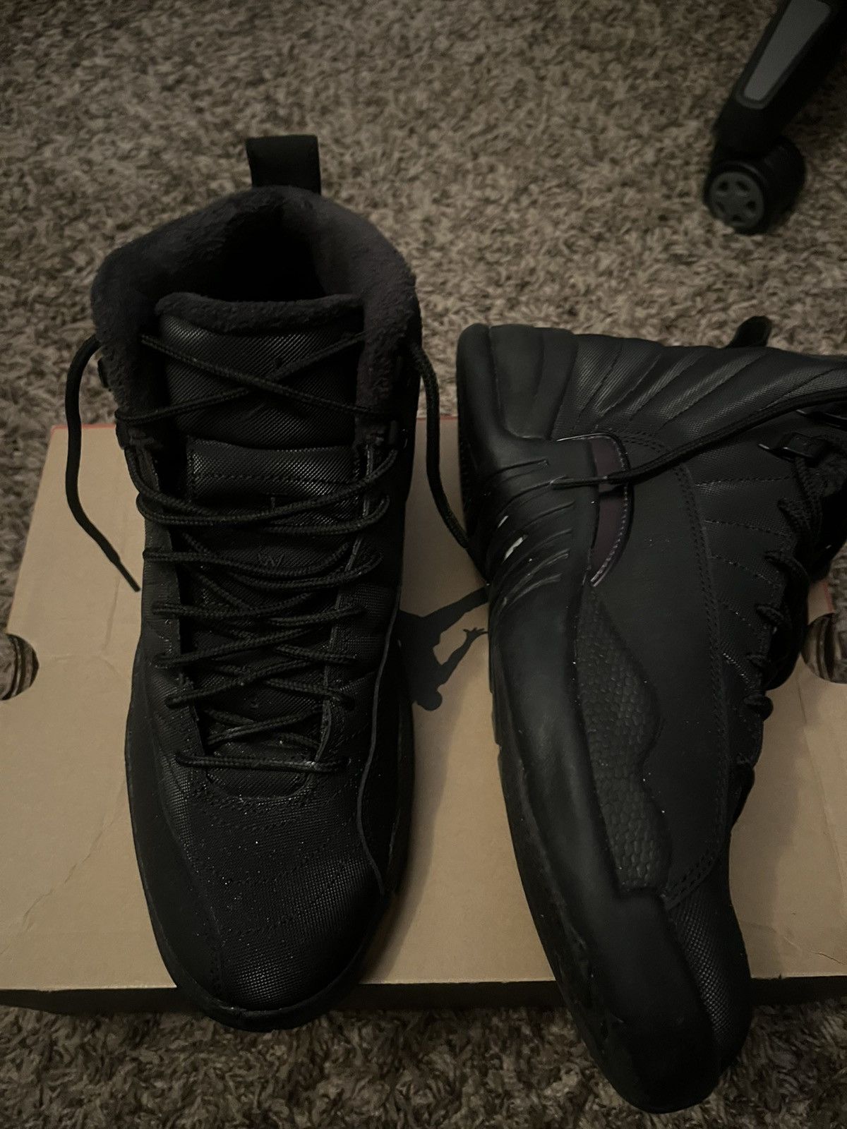 Jordan Brand × Nike Winterized Jordan 12 Size US 9.5 / EU 42-43 - 2 Thumbnail