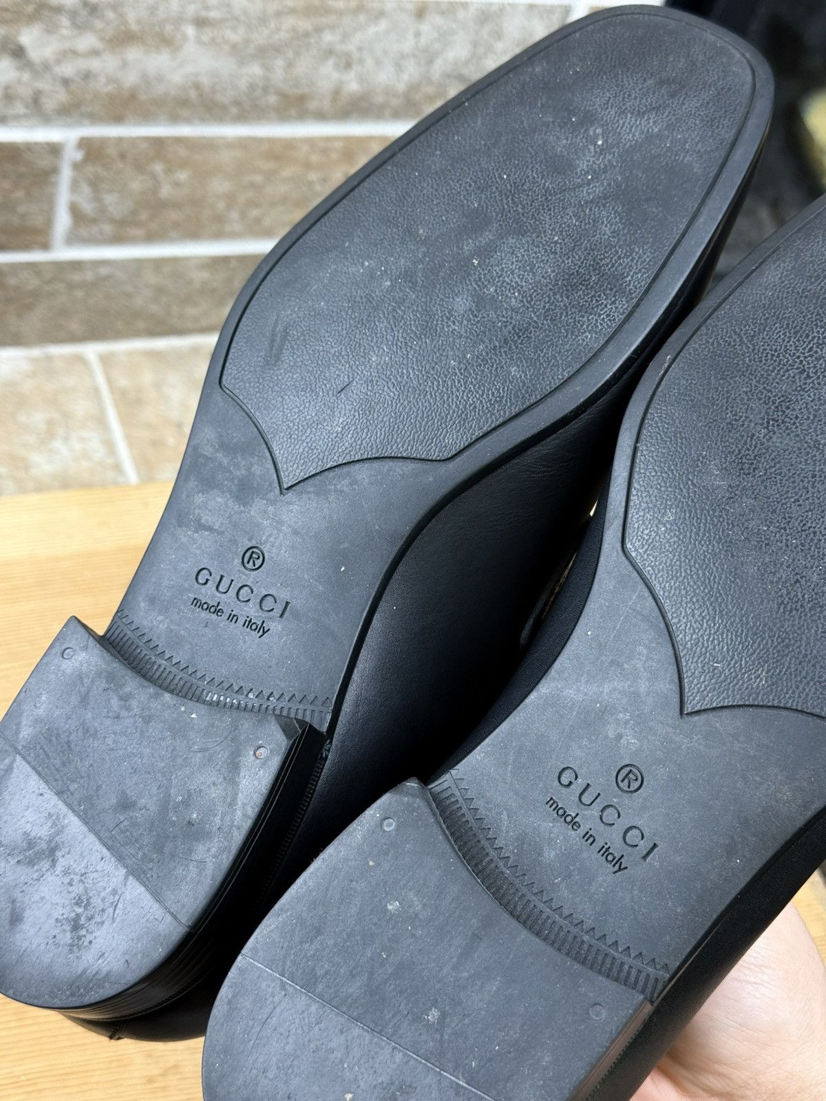 Gucci Gucci GG Black Leather Loafers Embossed Logo Size US 7.5 / EU 40-41 - 16 Thumbnail