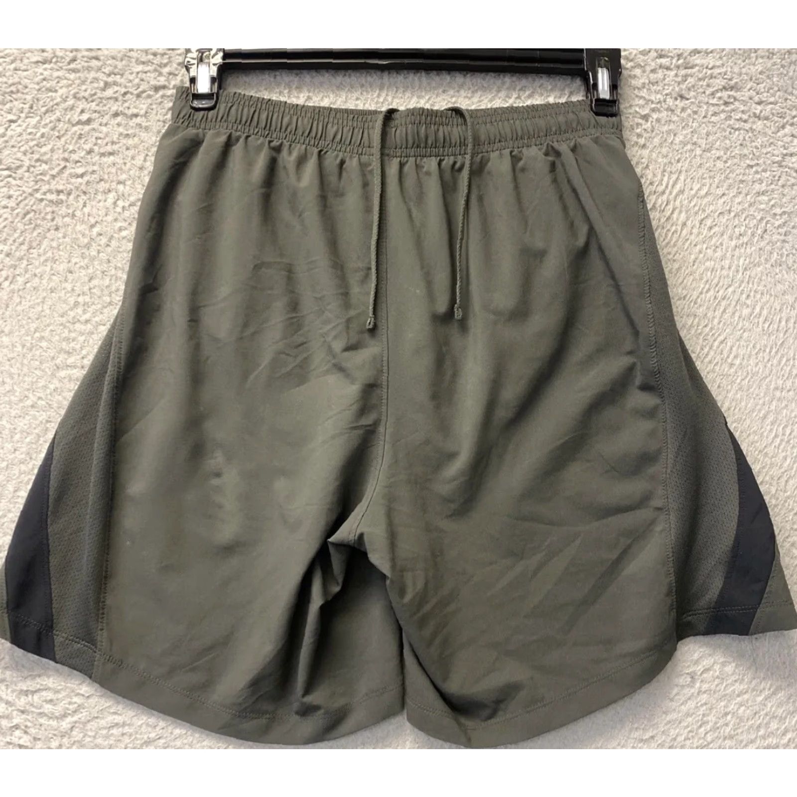 Under Armour Under Armour Shorts Mens medium green Athletic Training Gym Lightweight /96-5 Size US 31 - 7 Thumbnail