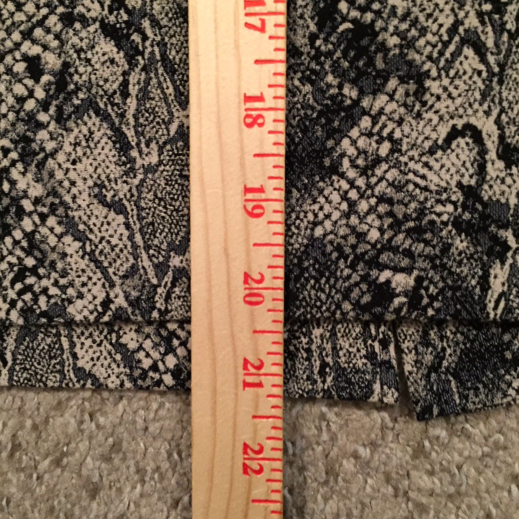 Talbots Talbots Skirt Petites Pencil 6P Beige Gray Animal Print Knee Length Lined Wool? Cotton Blend? Size 28" / US 6 / IT 42 - 5 Thumbnail
