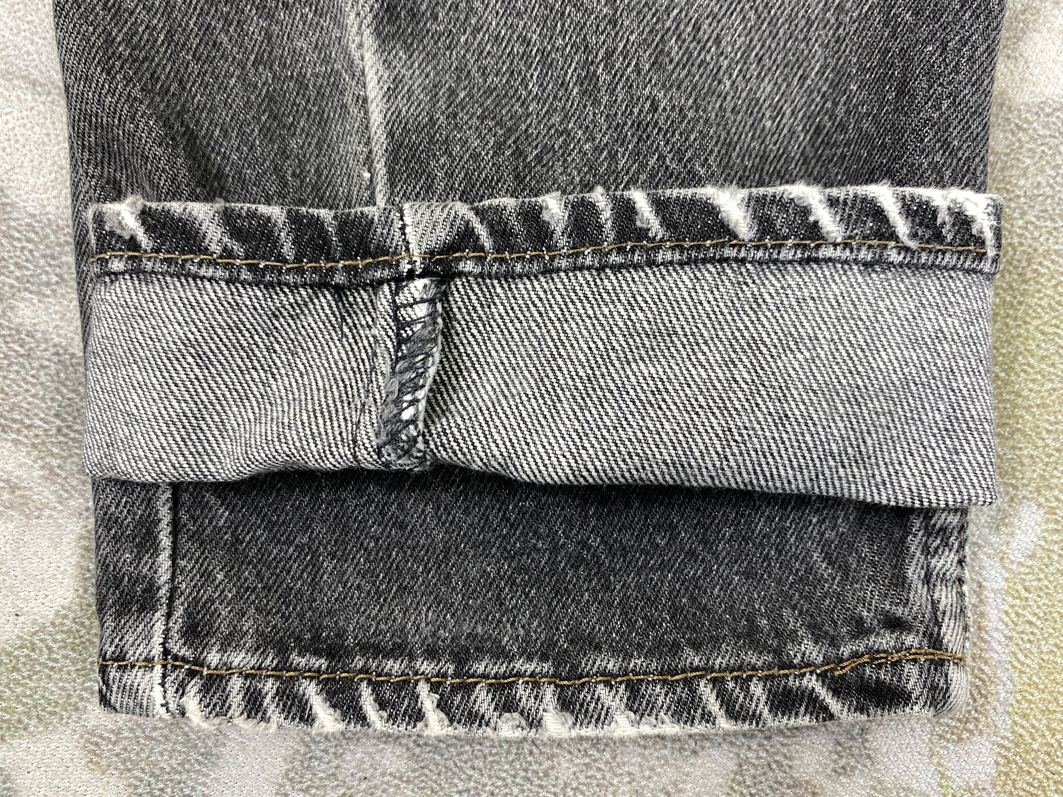 Japanese Brand Black Distressed Vintage Levi's 626 30x29.5 Denim -JN1052 Size US 30 / EU 46 - 14 Thumbnail